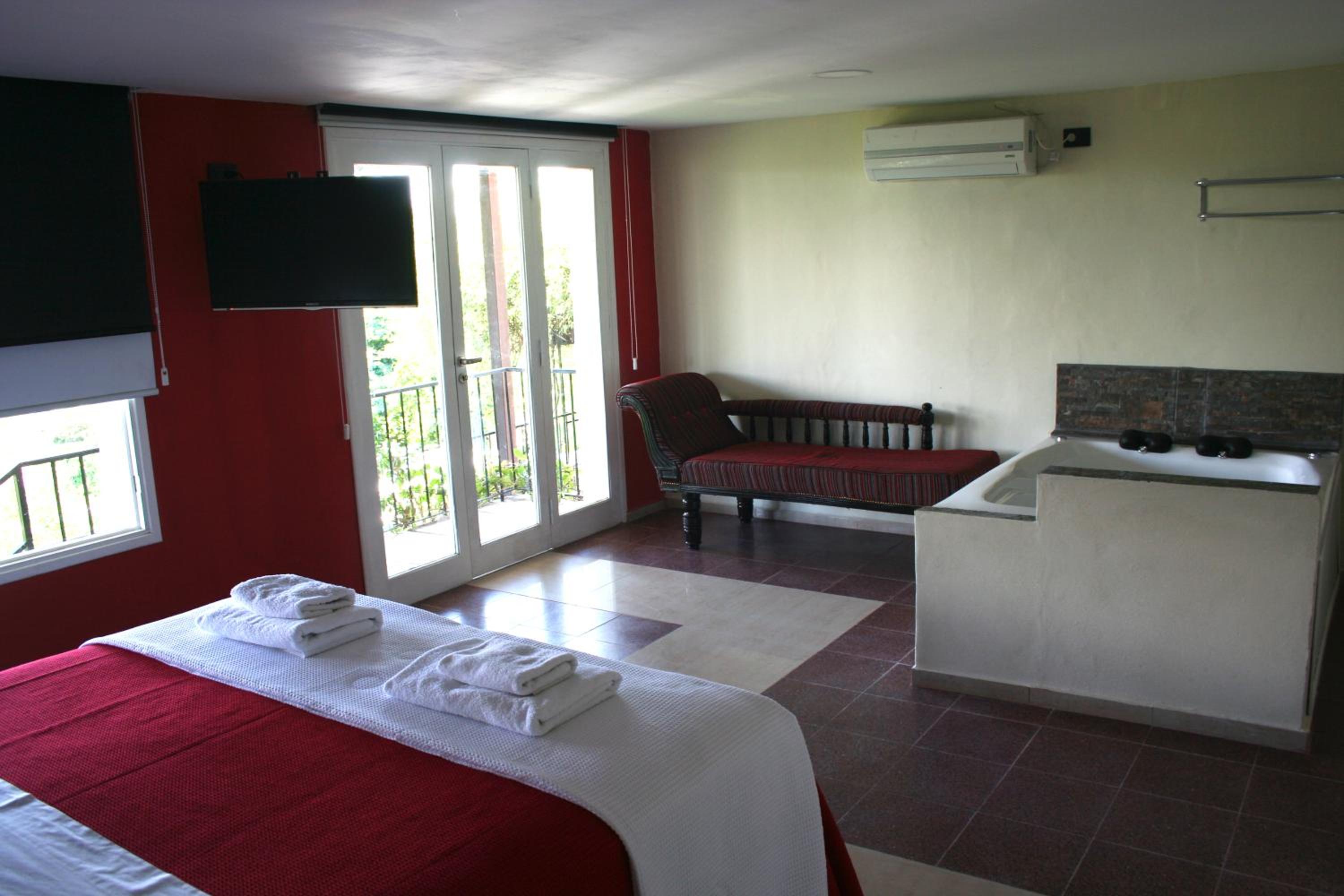King Room with Spa Bath photo 3