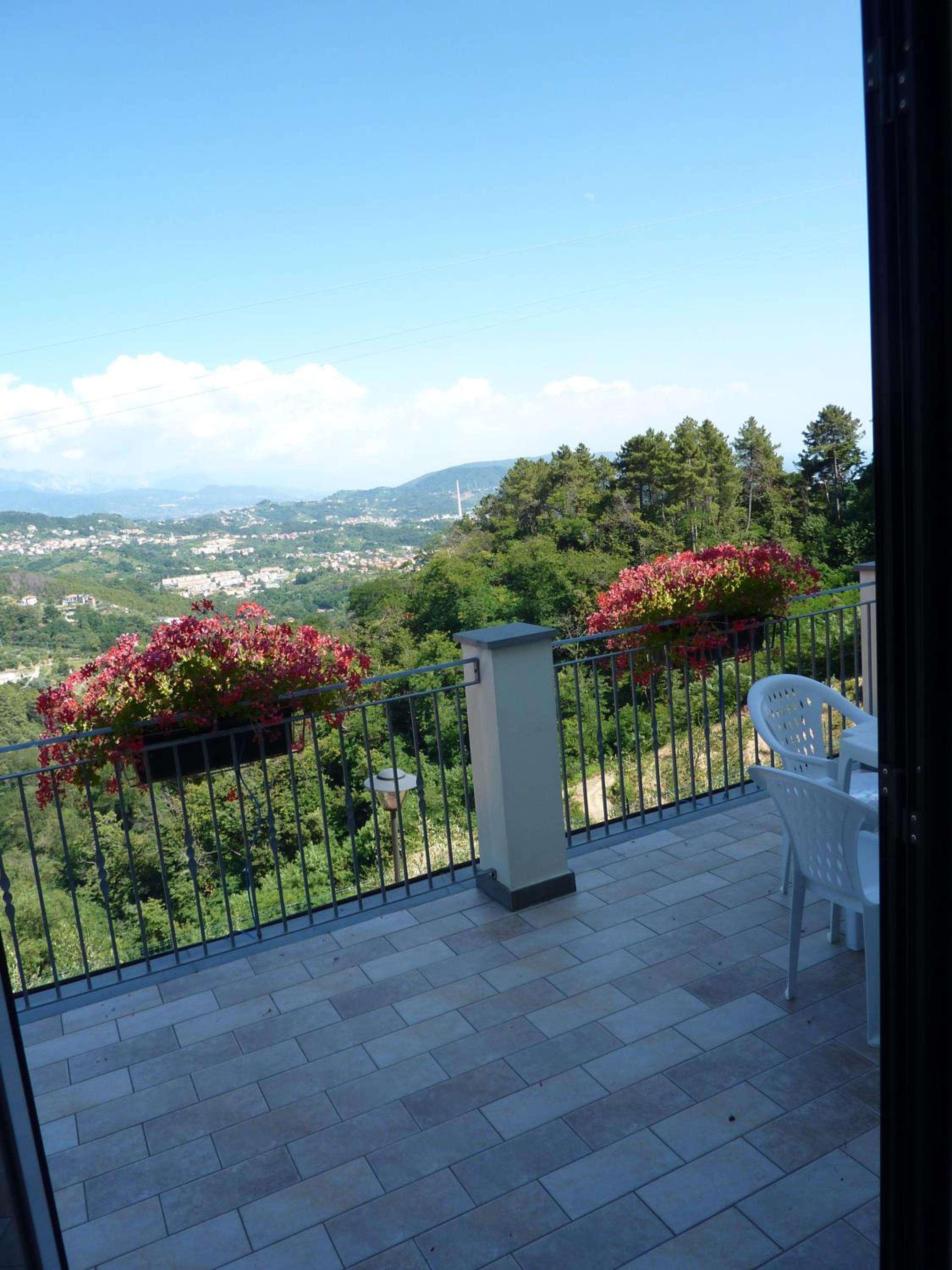 Apartment with Balcony photo 3