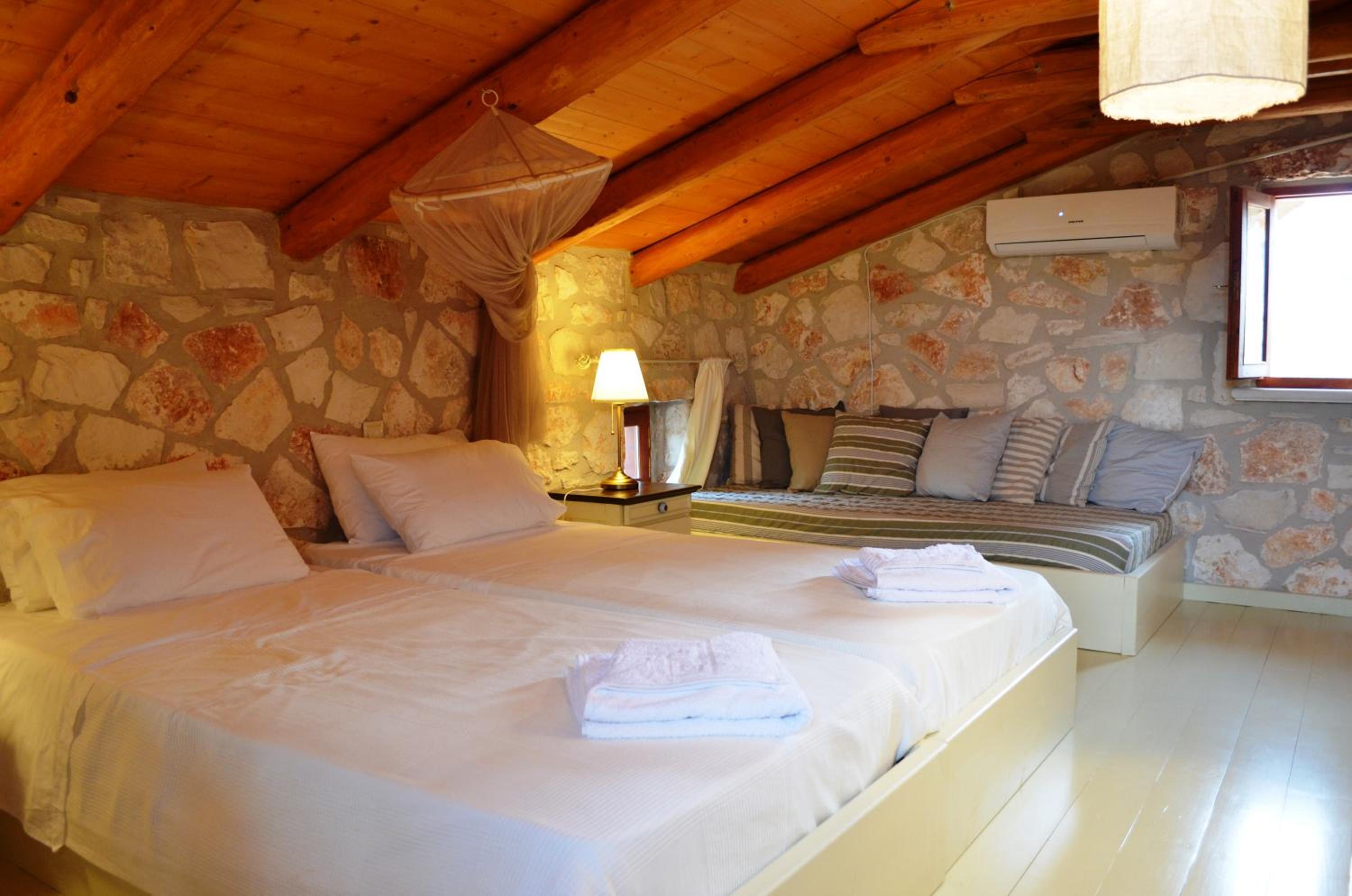 SUPERIOR VILLAS 2BDRMS Next to the BEACH with private POOL and Outdoor SPA BATH - Photo 23