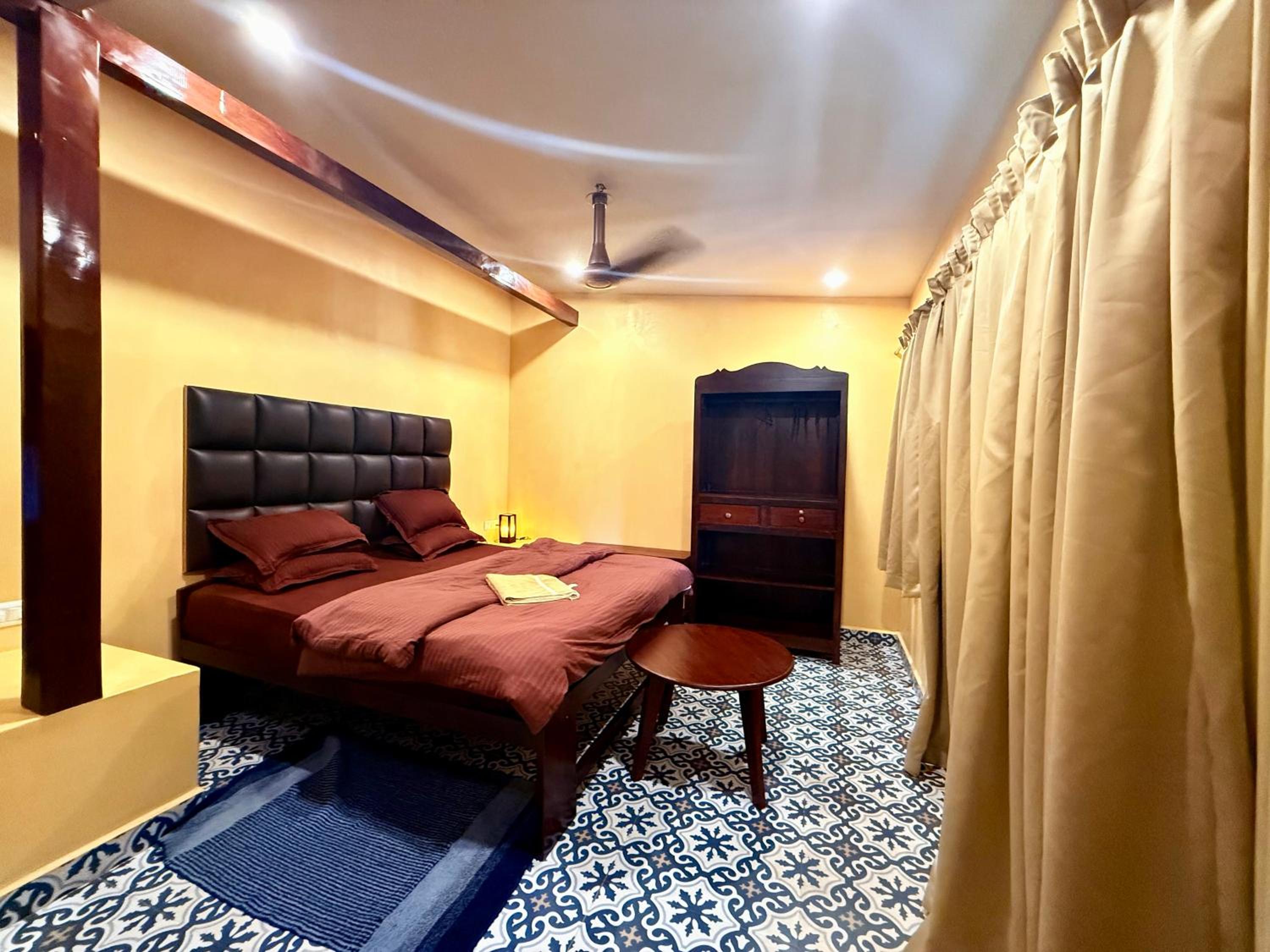 Superior King Room