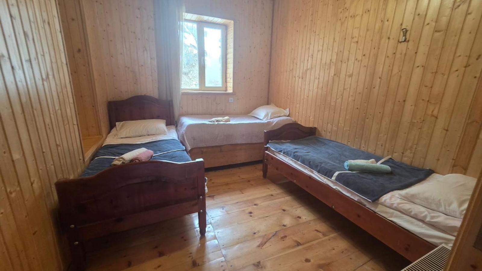 Triple Room with Shared Bathroom photo 2