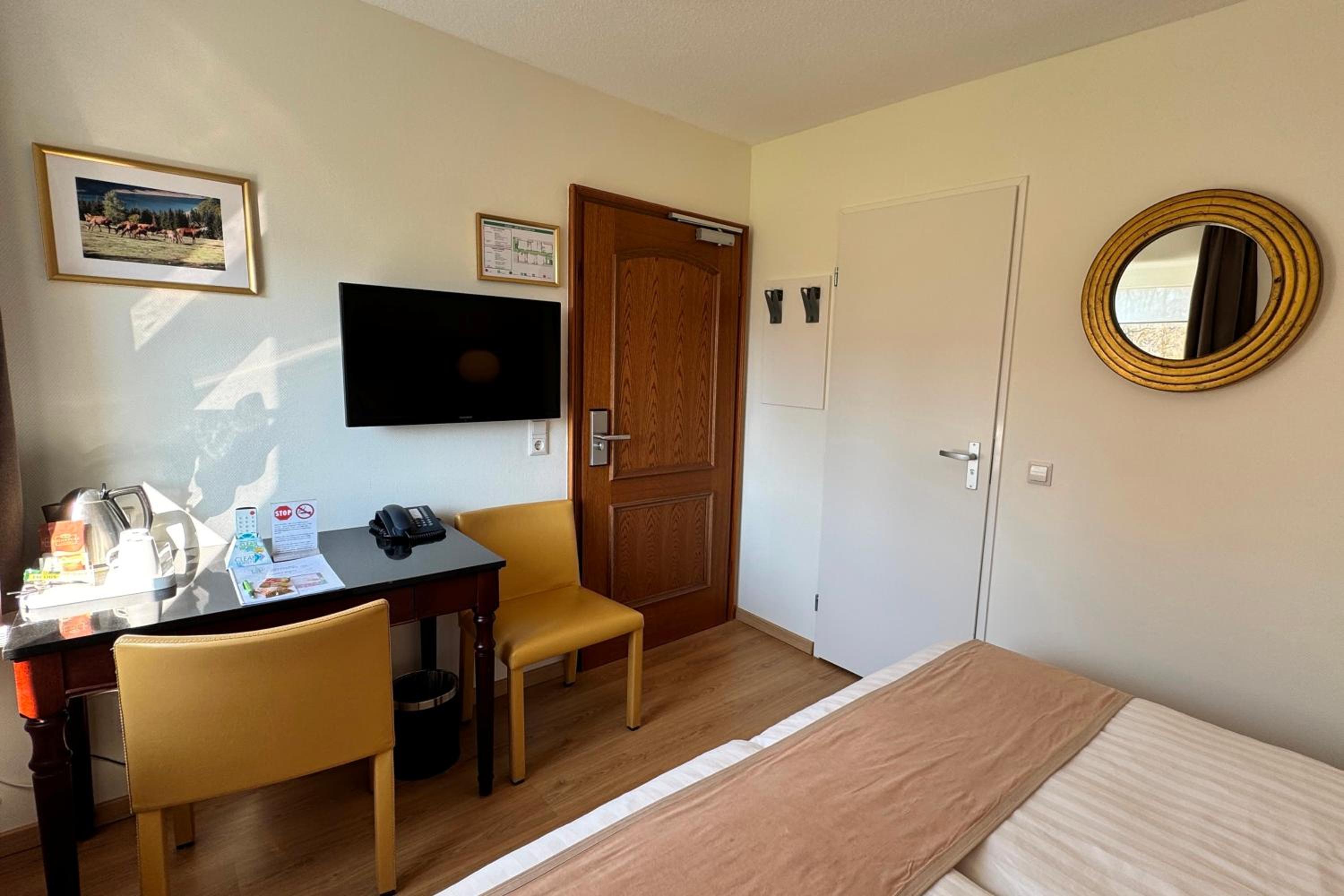 Small Double Room photo 3
