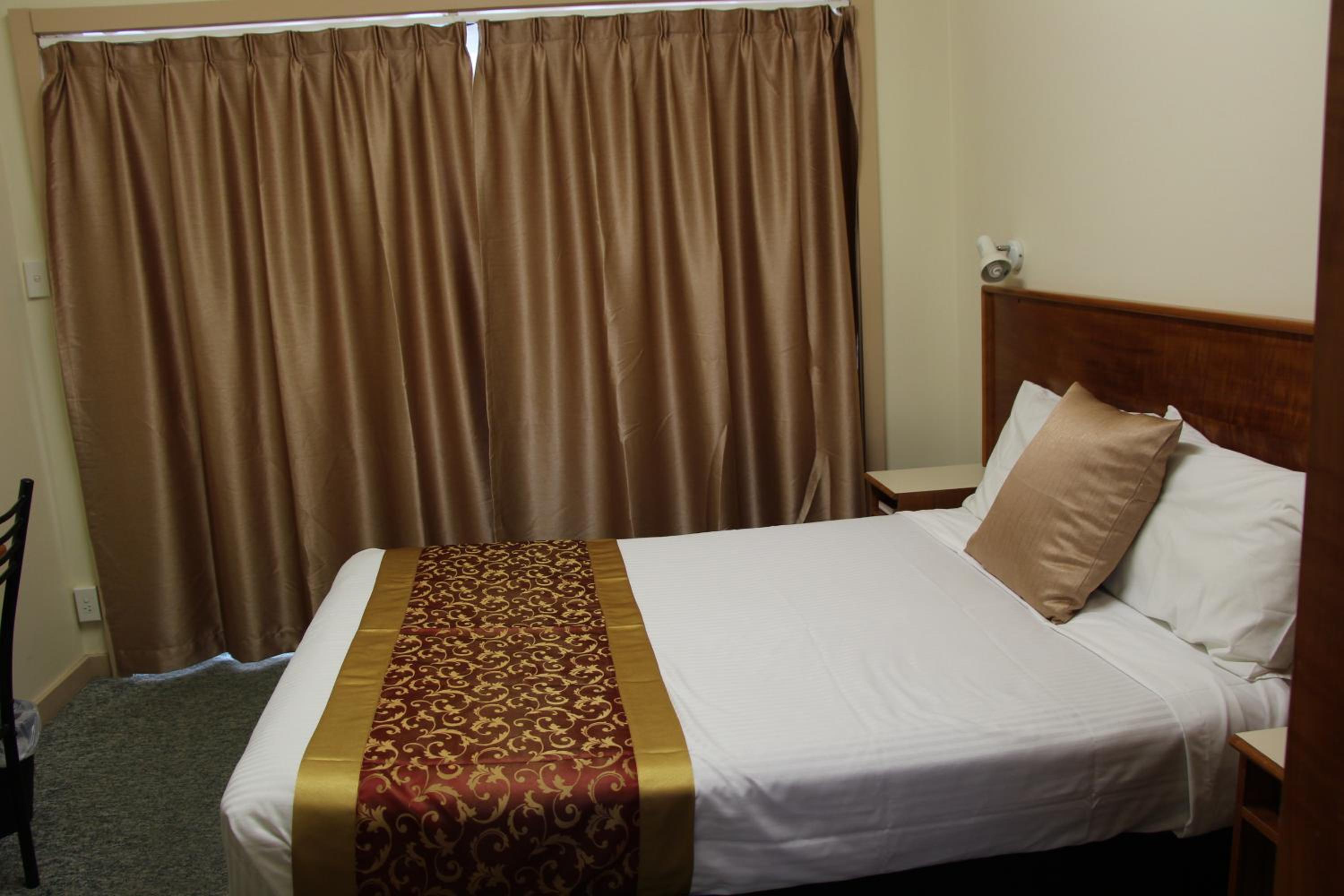 Small Budget Room with Double Bed (1 or 2 guests) - 14sqm photo 2