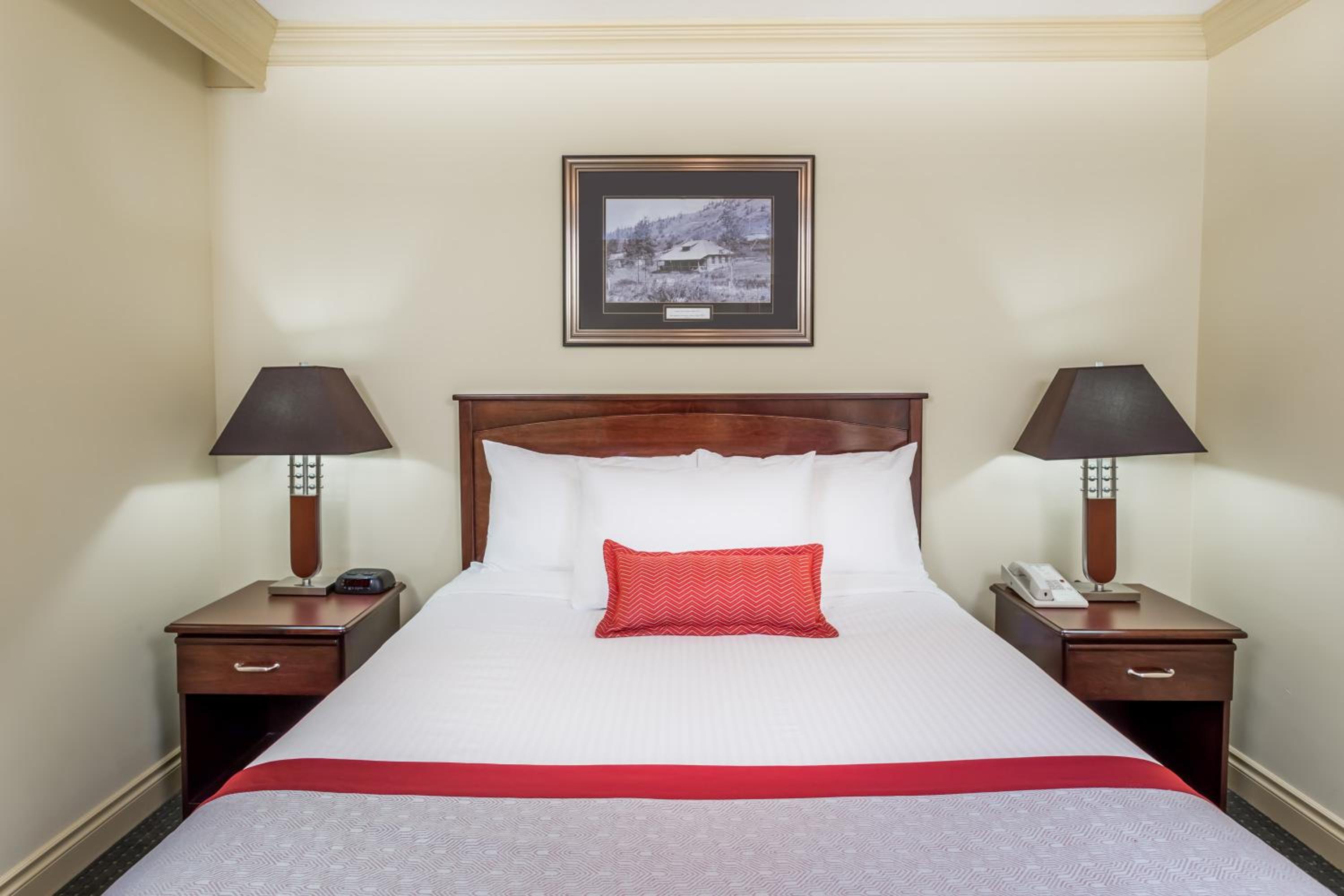 One-Bedroom Suite with Queen Bed, Non-Smoking photo 2