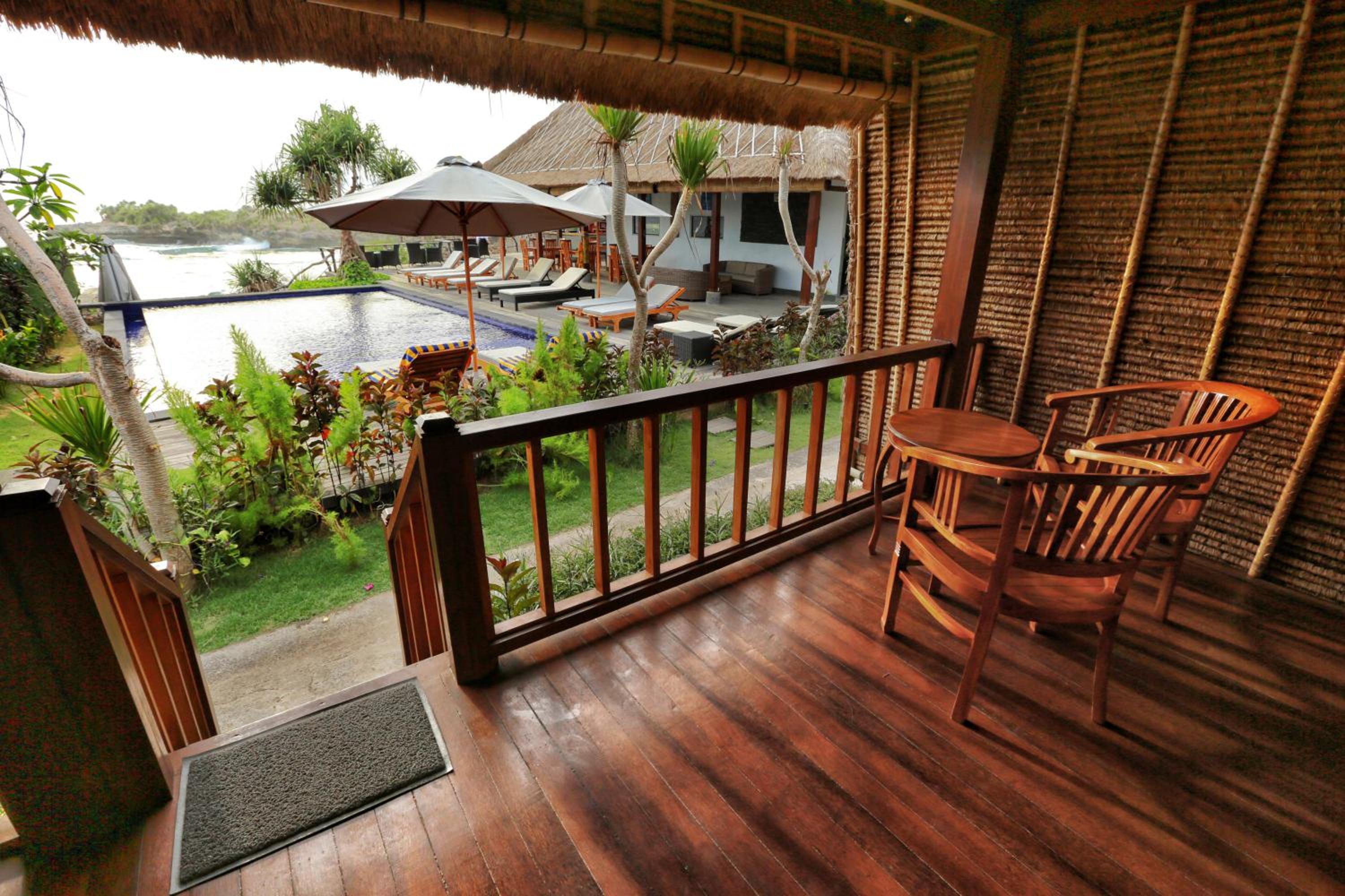 Deluxe Bungalow with Ocean View - Photo 17