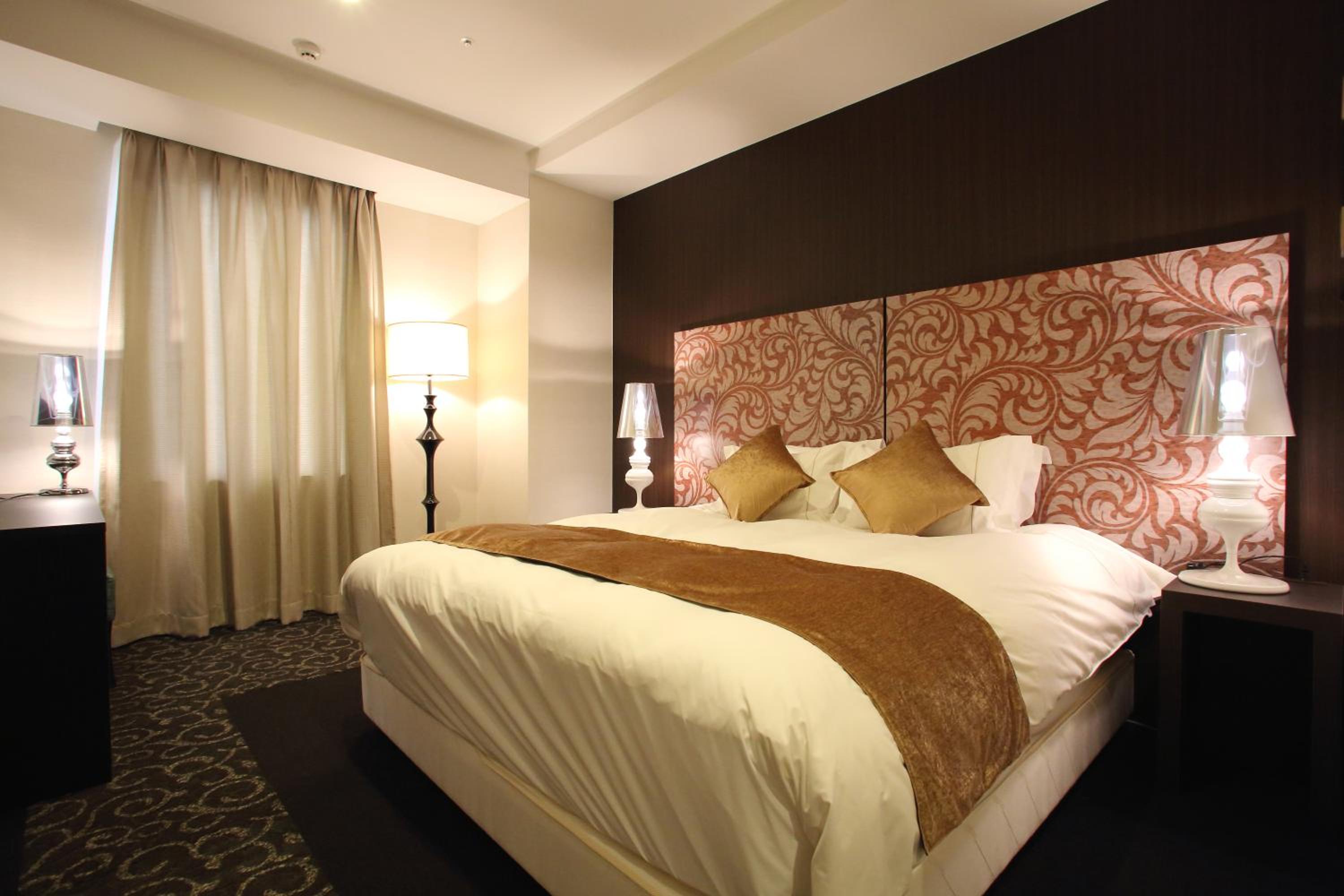 Standard King Room - Non-Smoking