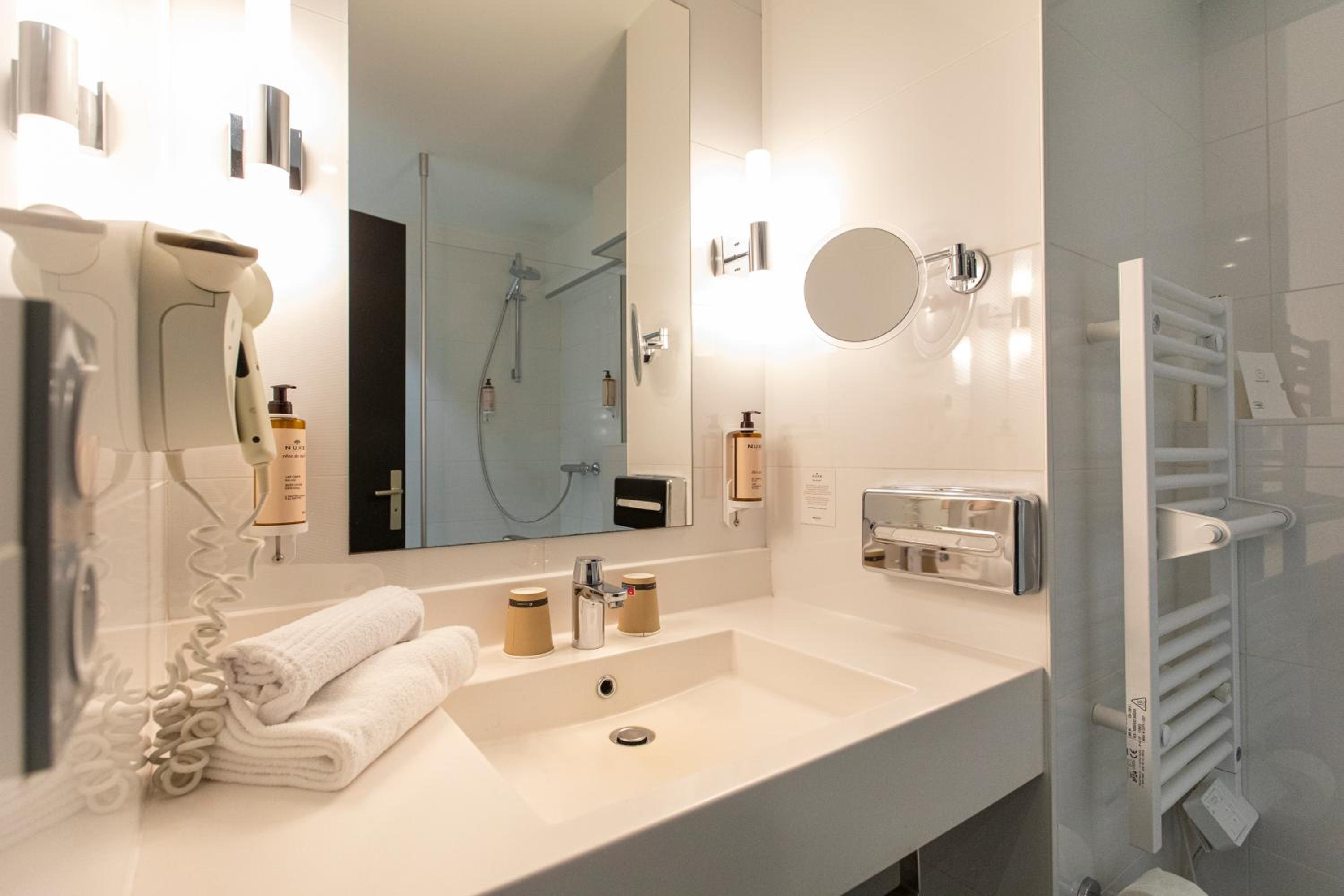 Couture Privilege Room with Sea View - Photo 11