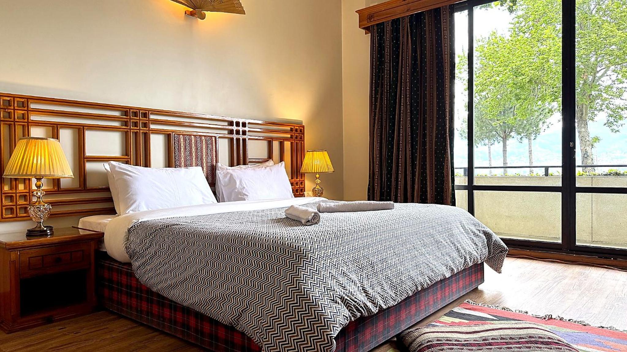 Superior King Suite photo 2
