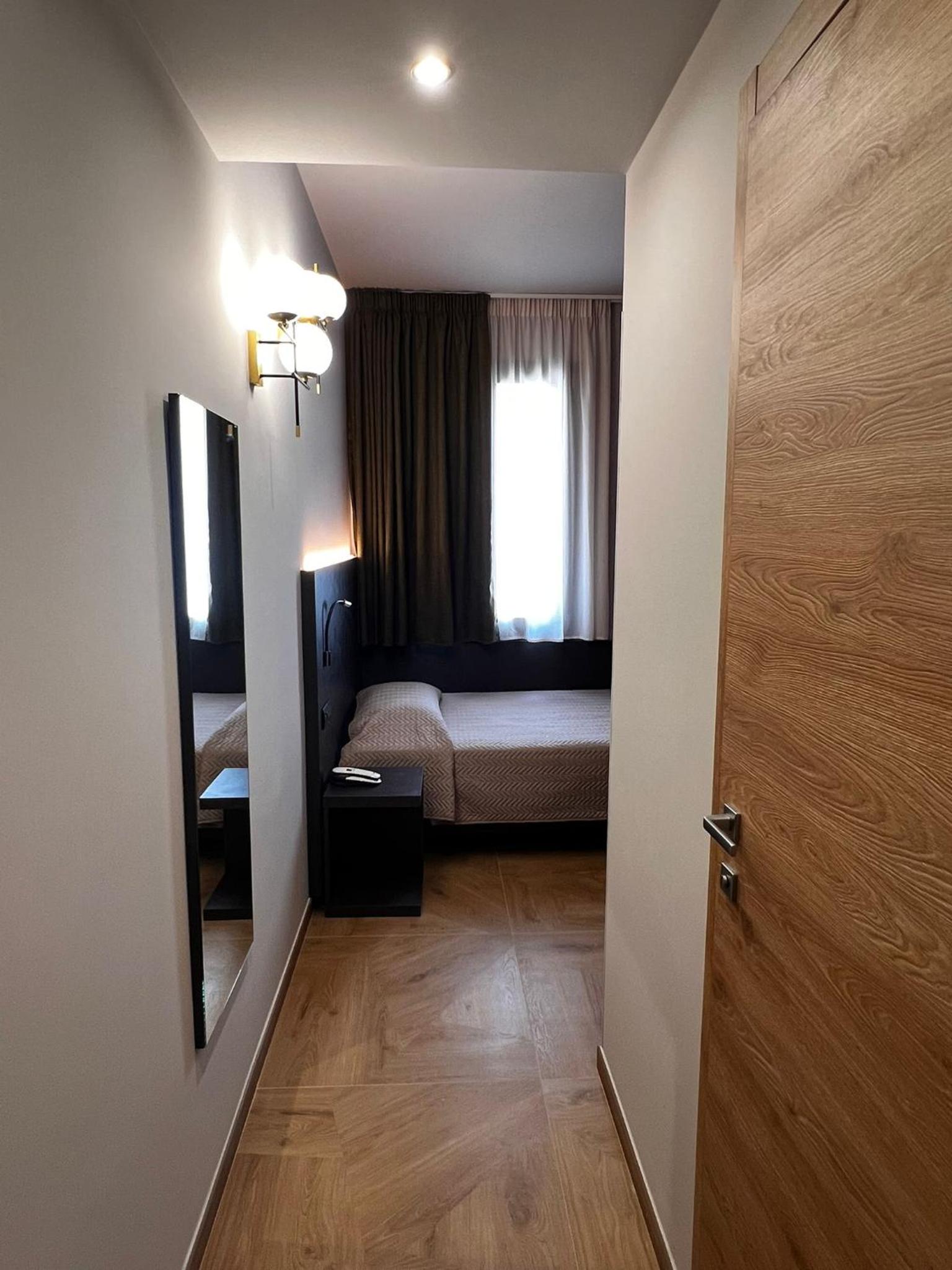 Deluxe Single Room