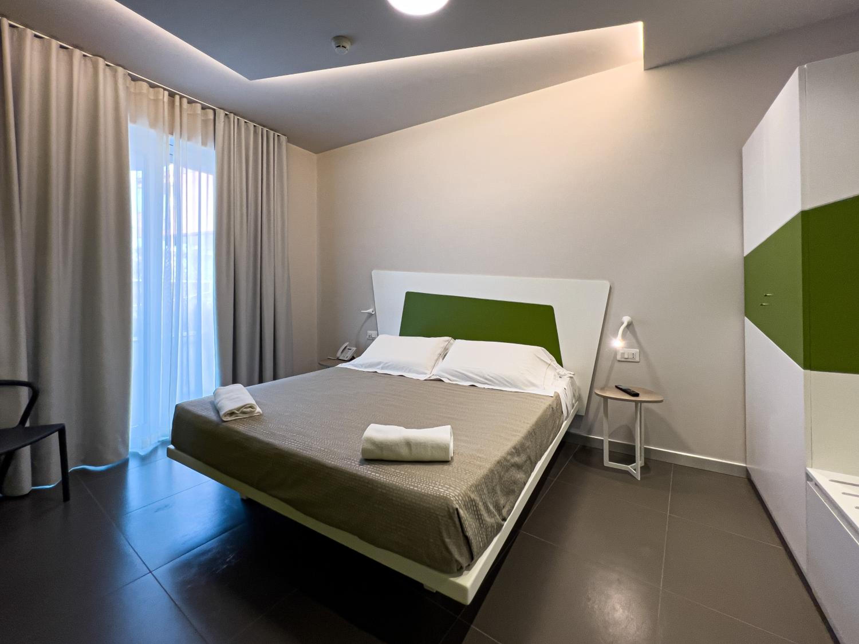 One-Bedroom Deluxe Apartment