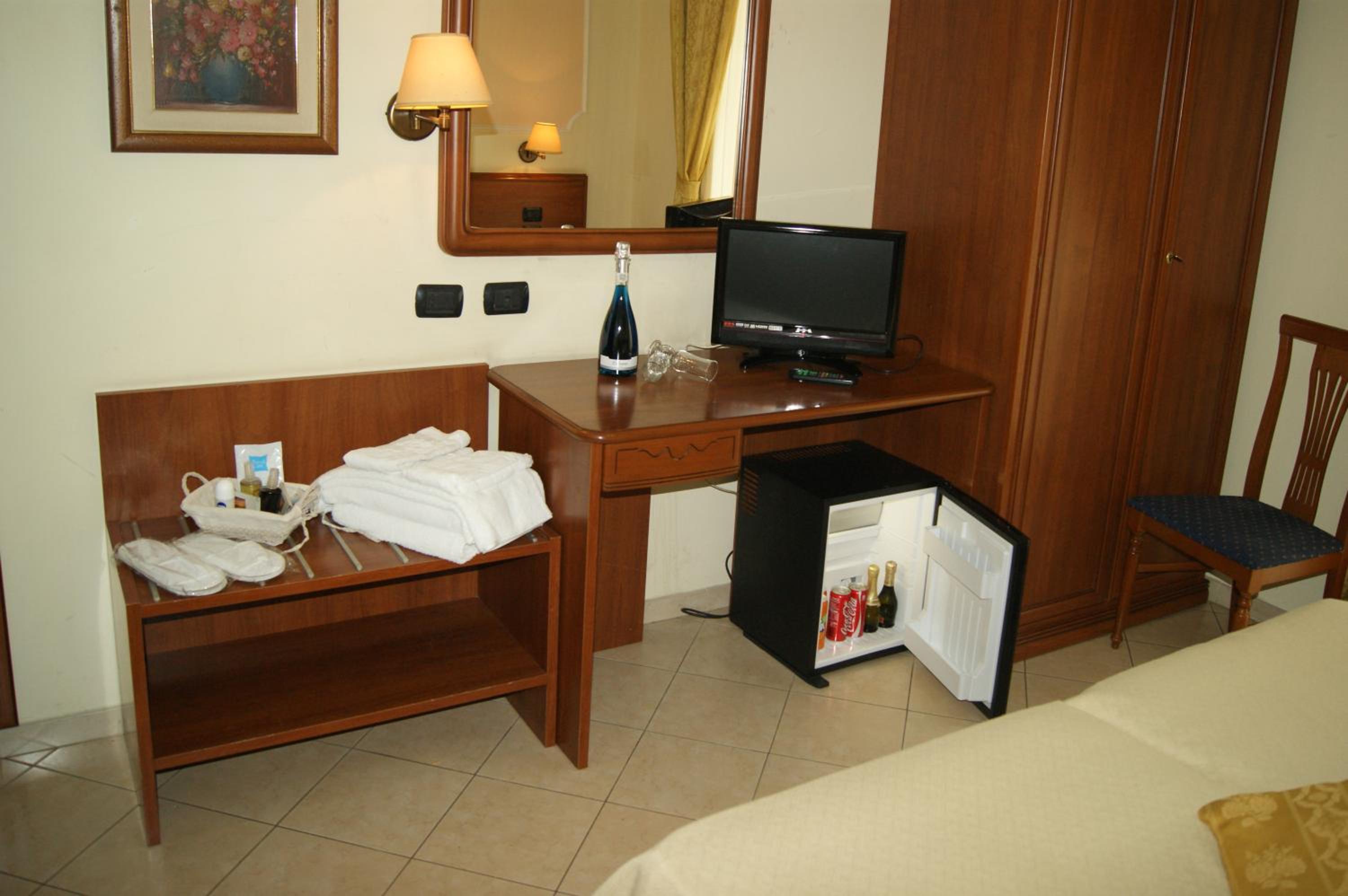 Quadruple Room - Photo 1