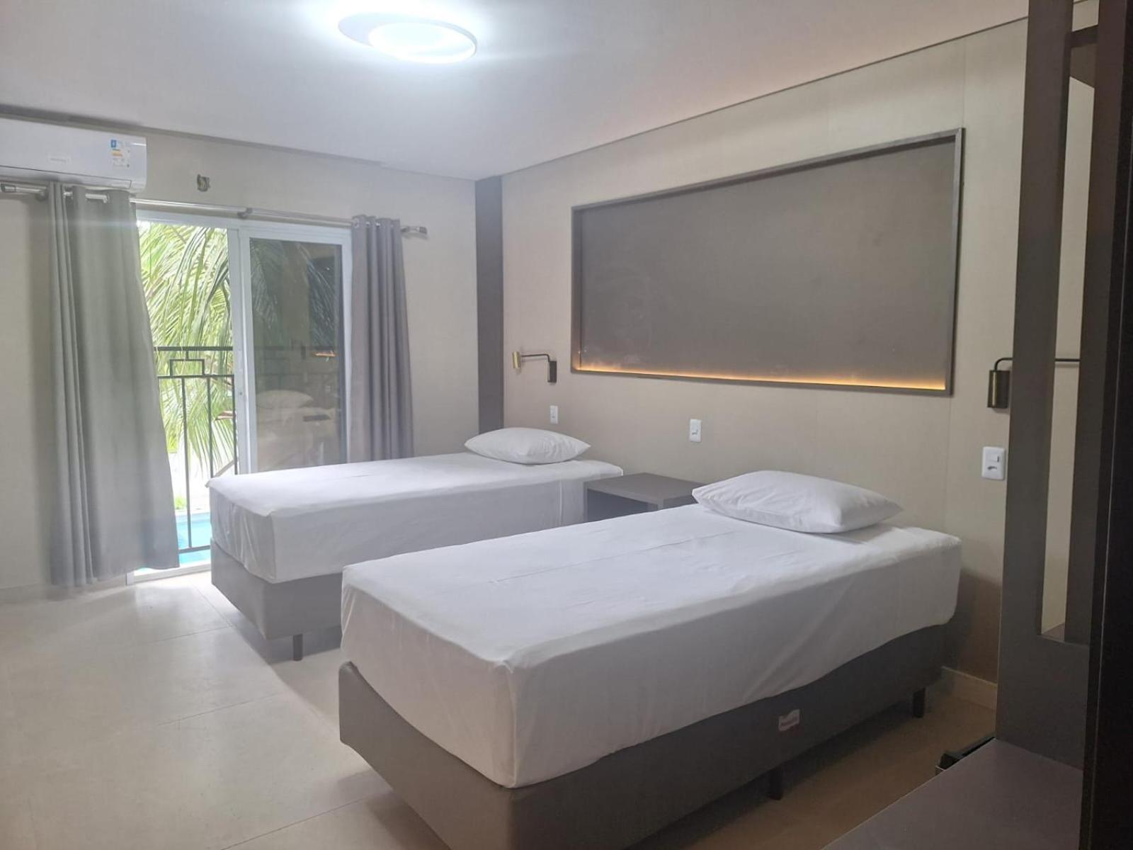 Queen Room photo 1