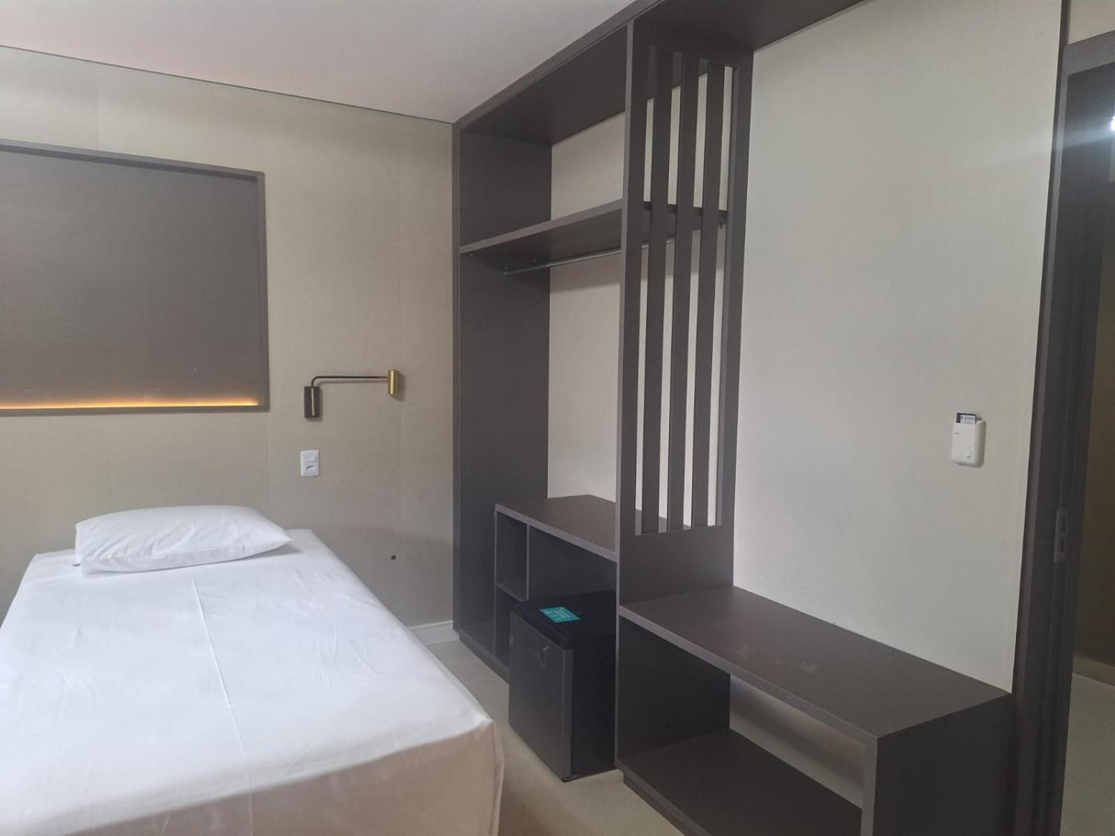Queen Room photo 2