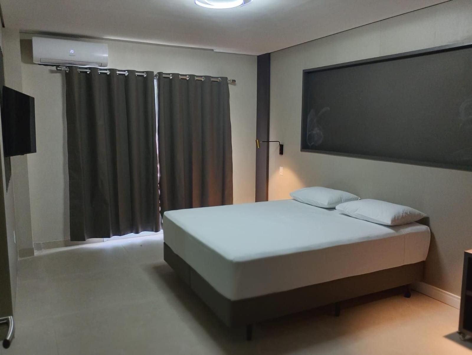 Superior King Suite photo 1