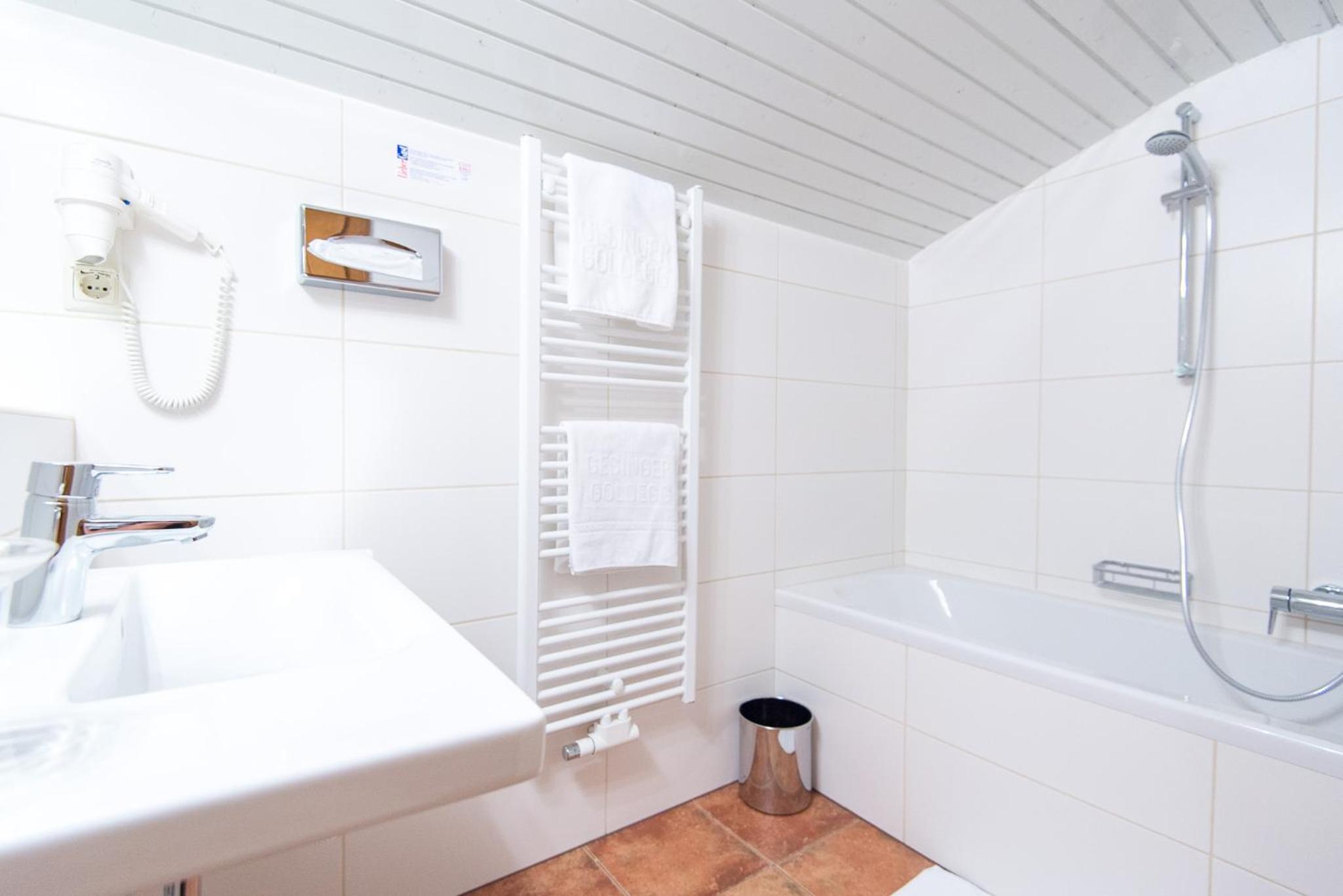 Double Room - Photo 6