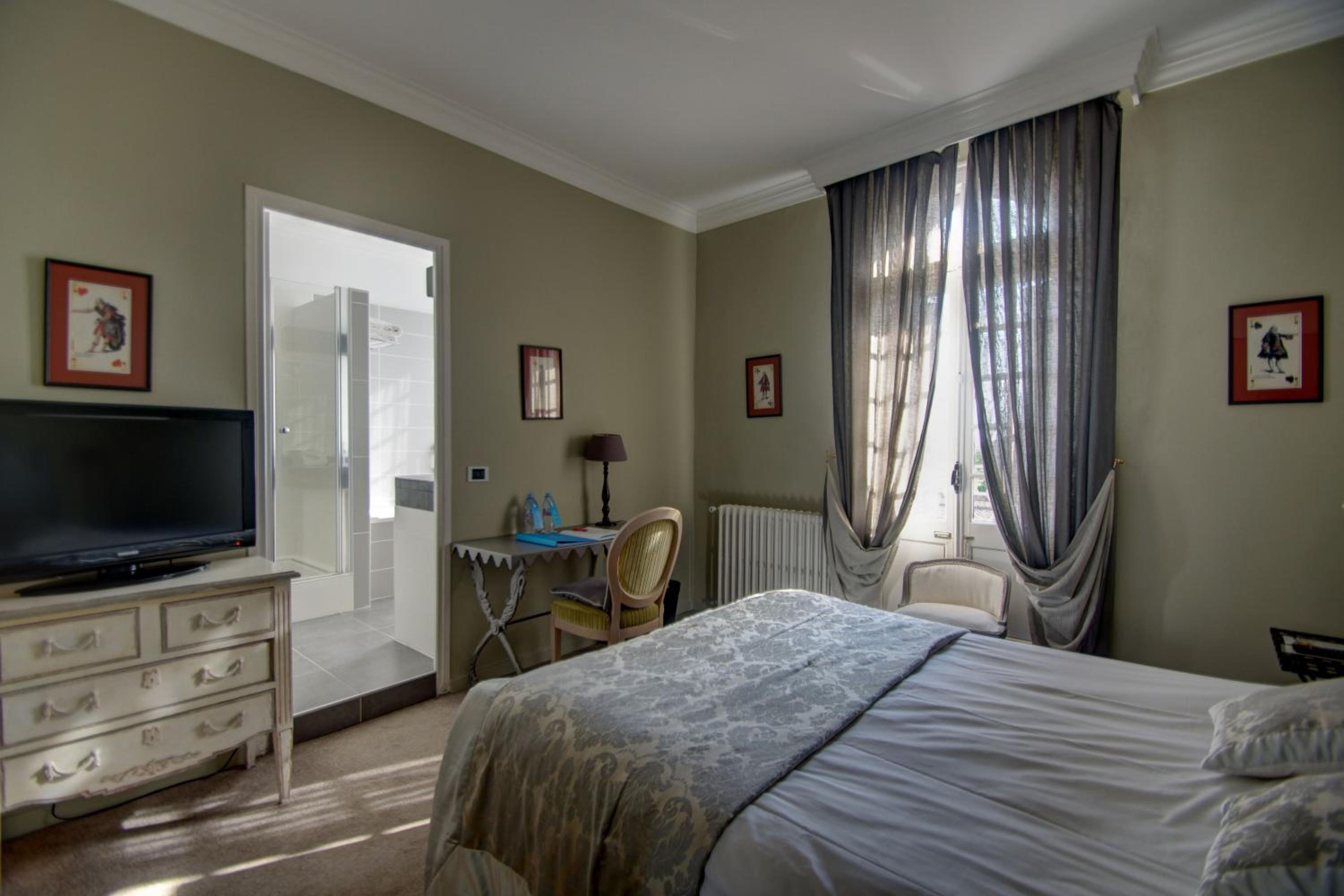 Charming Room - Photo 2