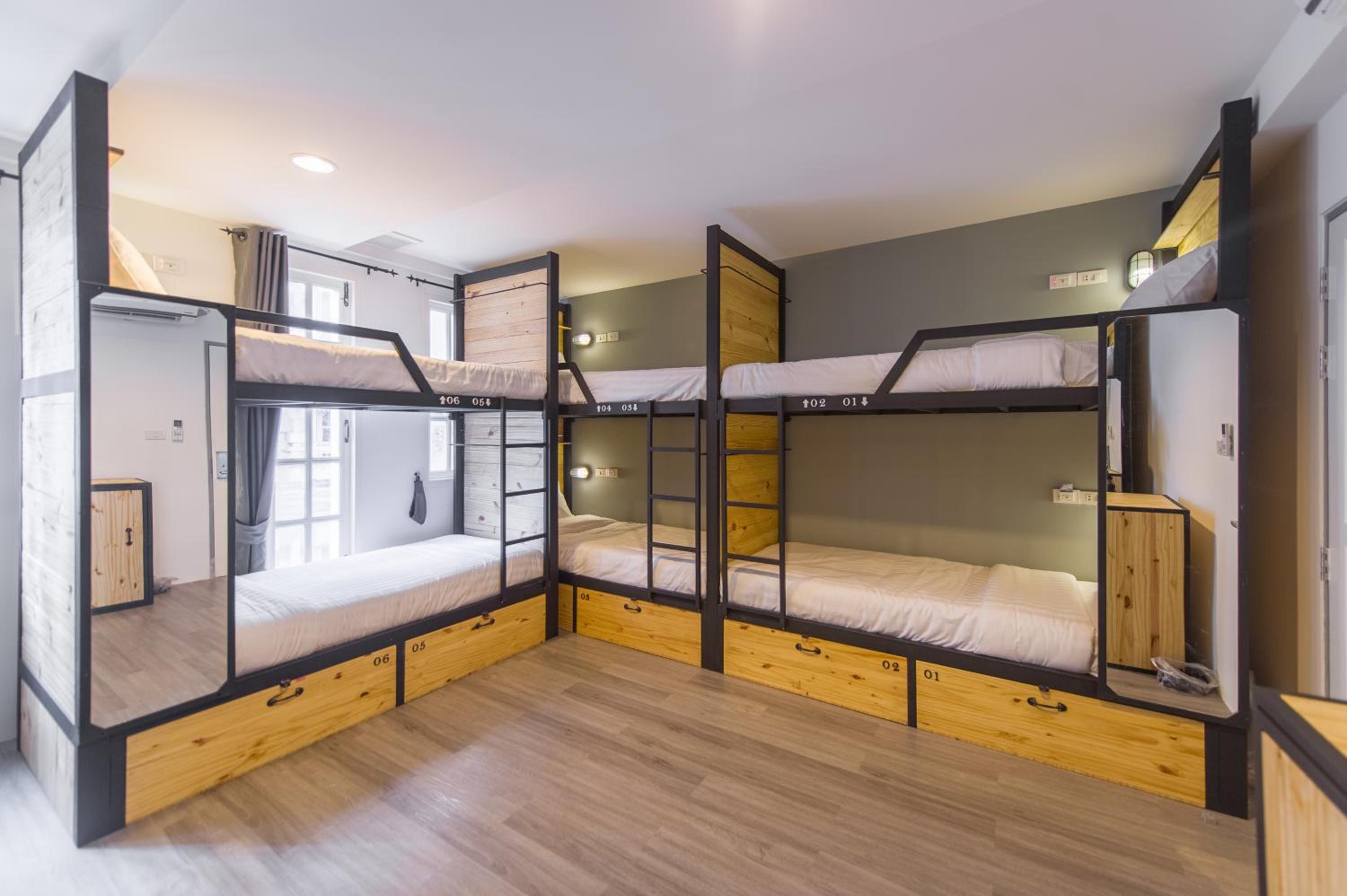 Single Bed in Mixed Dormitory Room photo 3