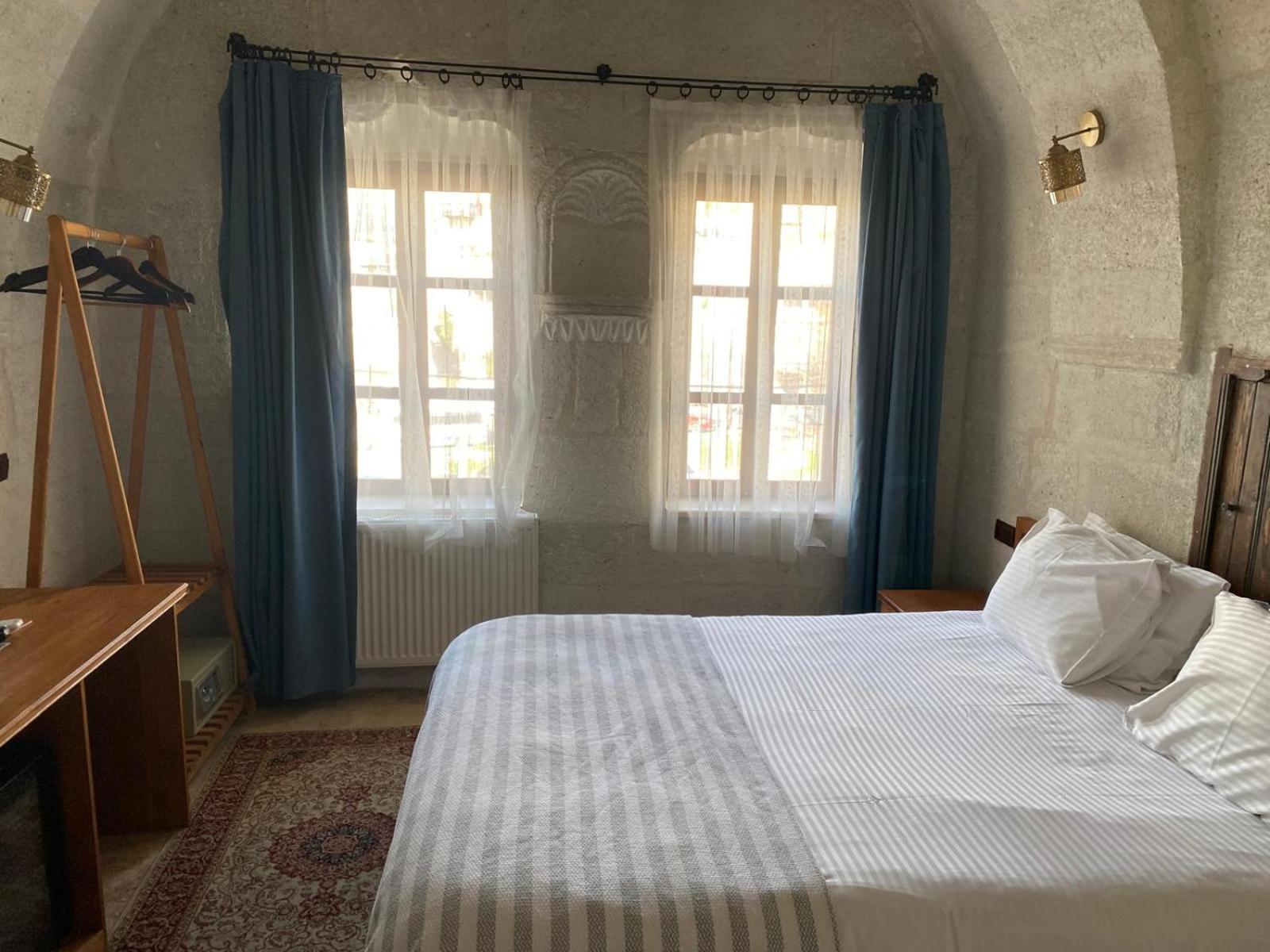 Double Room with Spa Bath photo 1