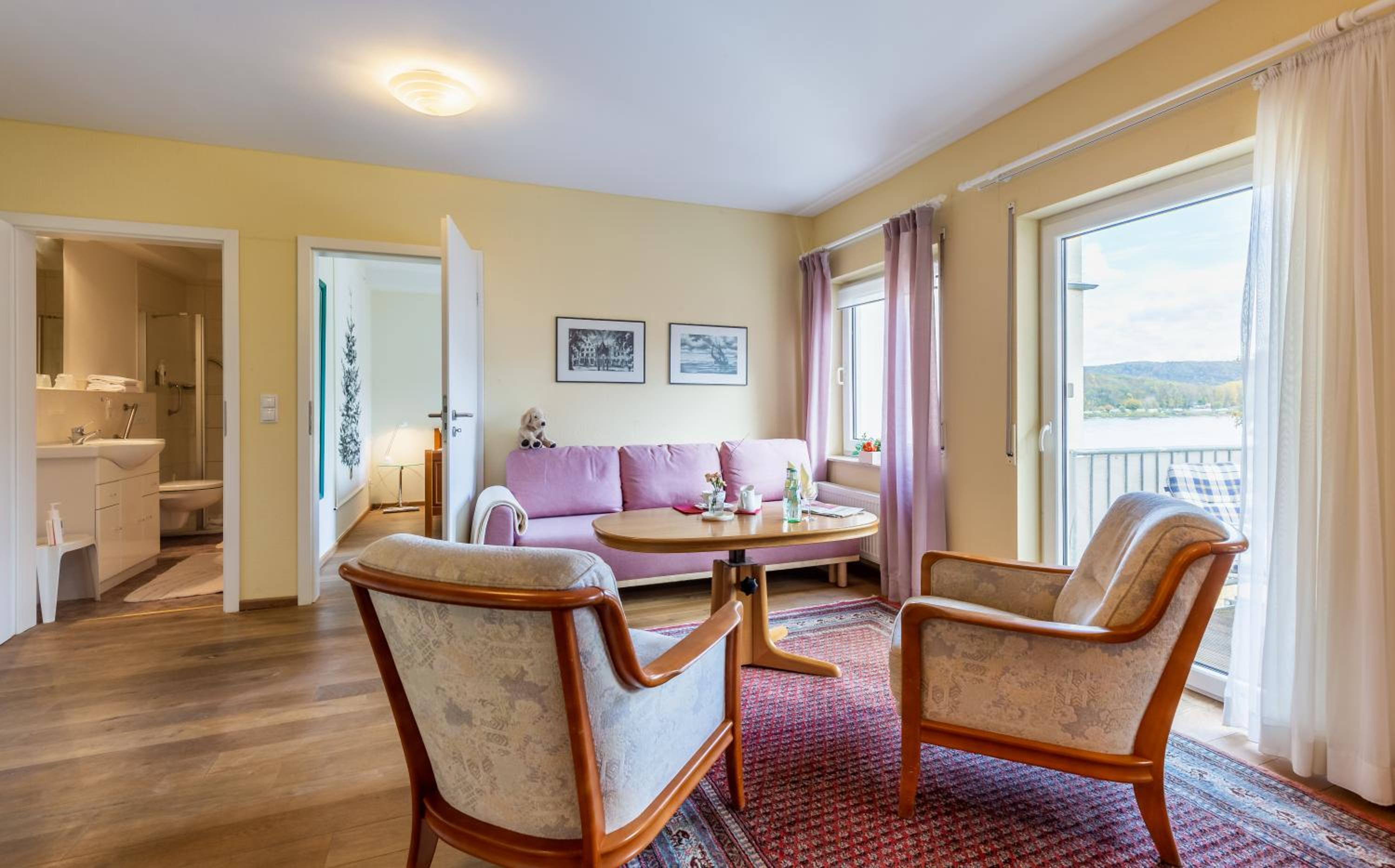 One-Bedroom Apartment with Garden View photo 2