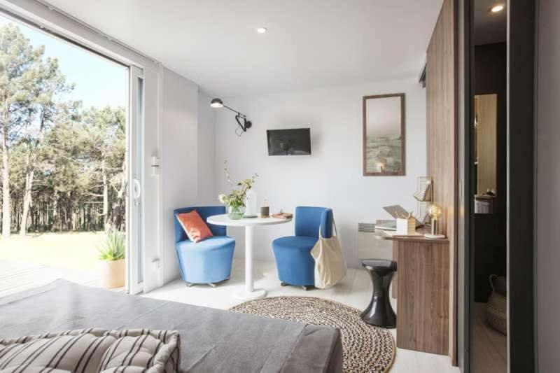 Bungalow with Patio photo 1