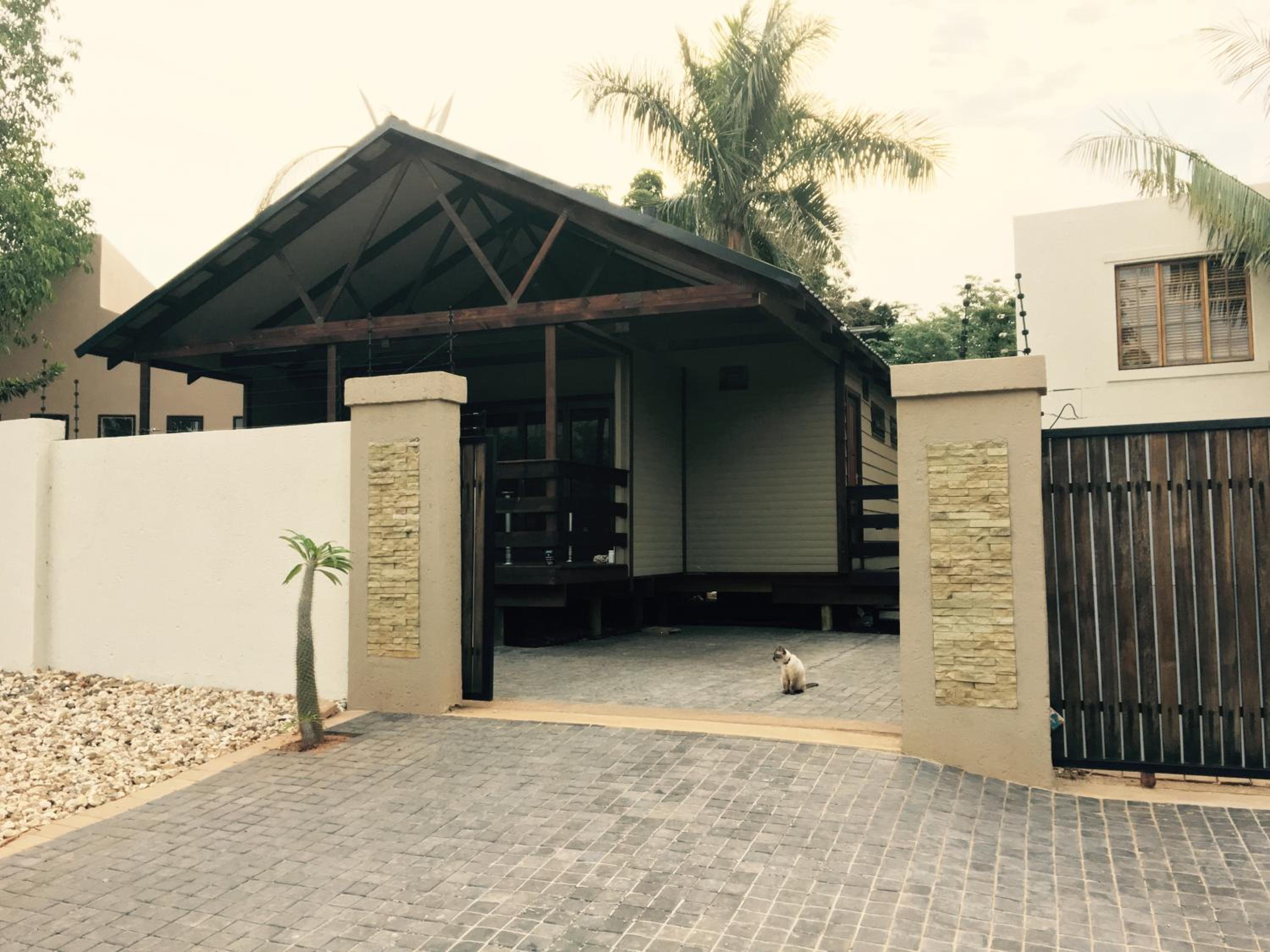 Two-Bedroom Cottage - Photo 3