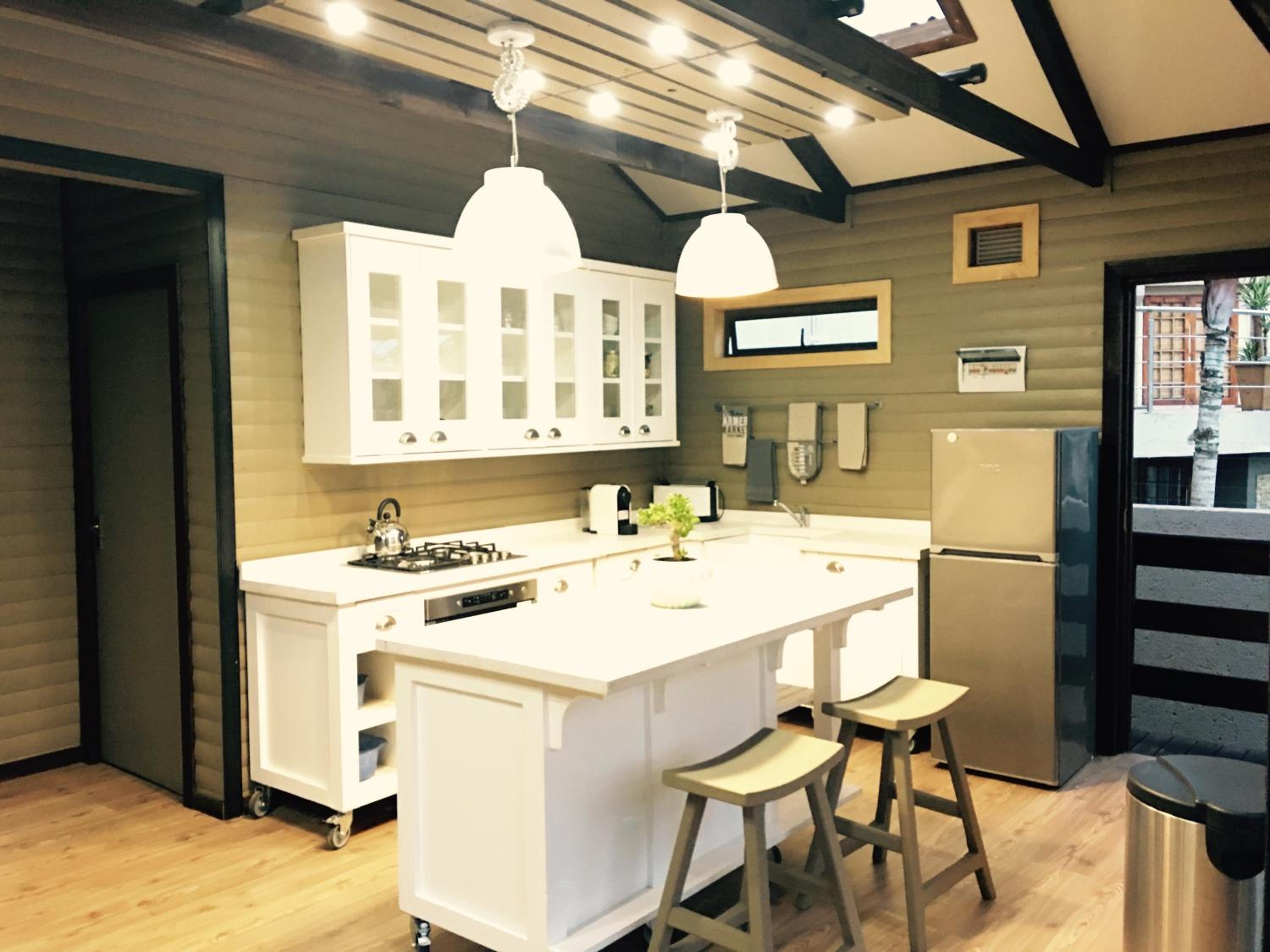 Two-Bedroom Cottage - Photo 7