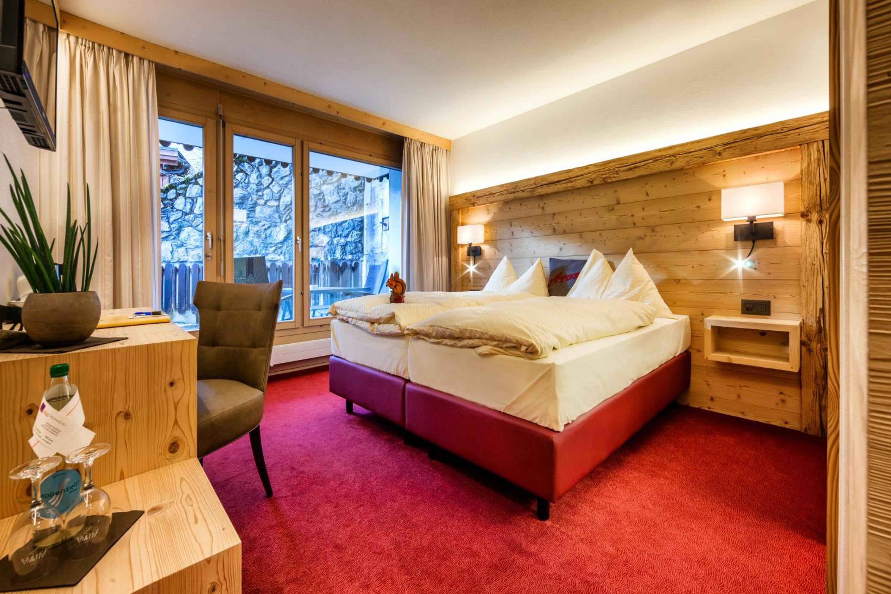 Deluxe Double Room - Photo 11