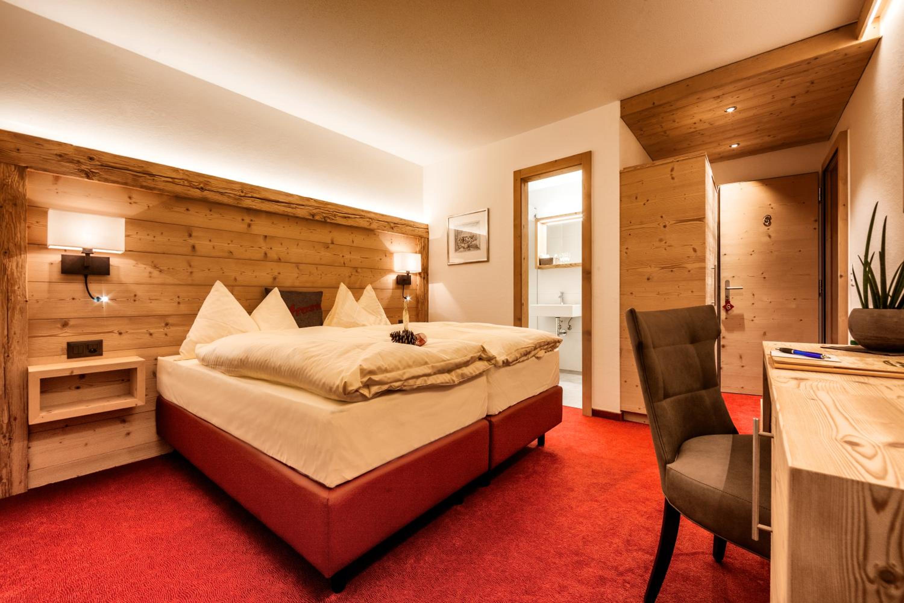 Deluxe Double Room - Photo 1