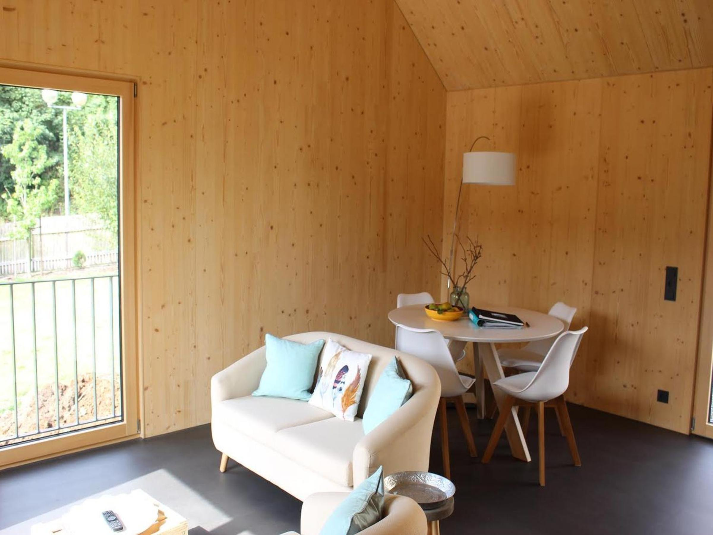 Two-Bedroom Deluxe Apartment with Garden View photo 3