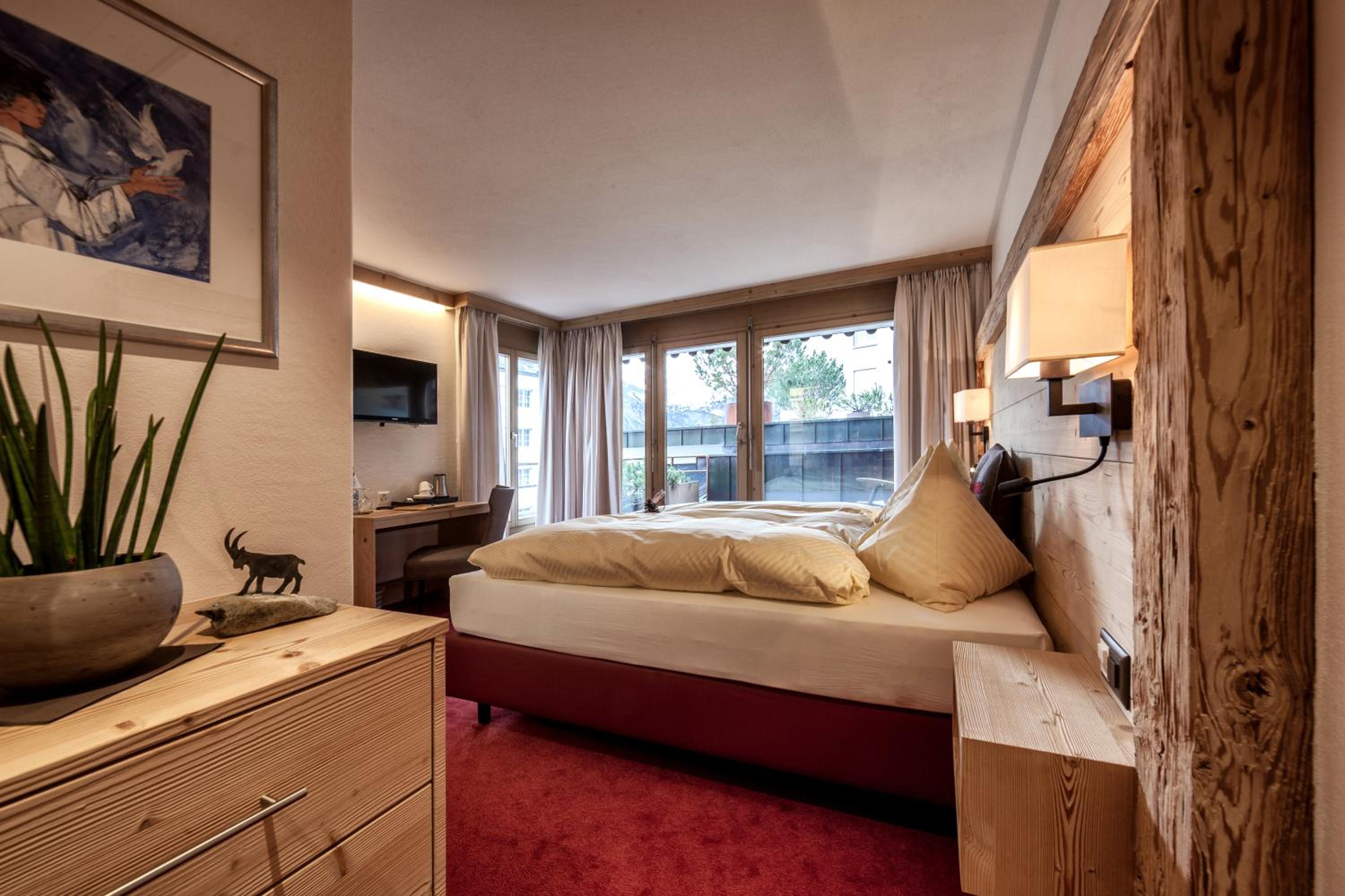 Deluxe Double Room - Photo 8