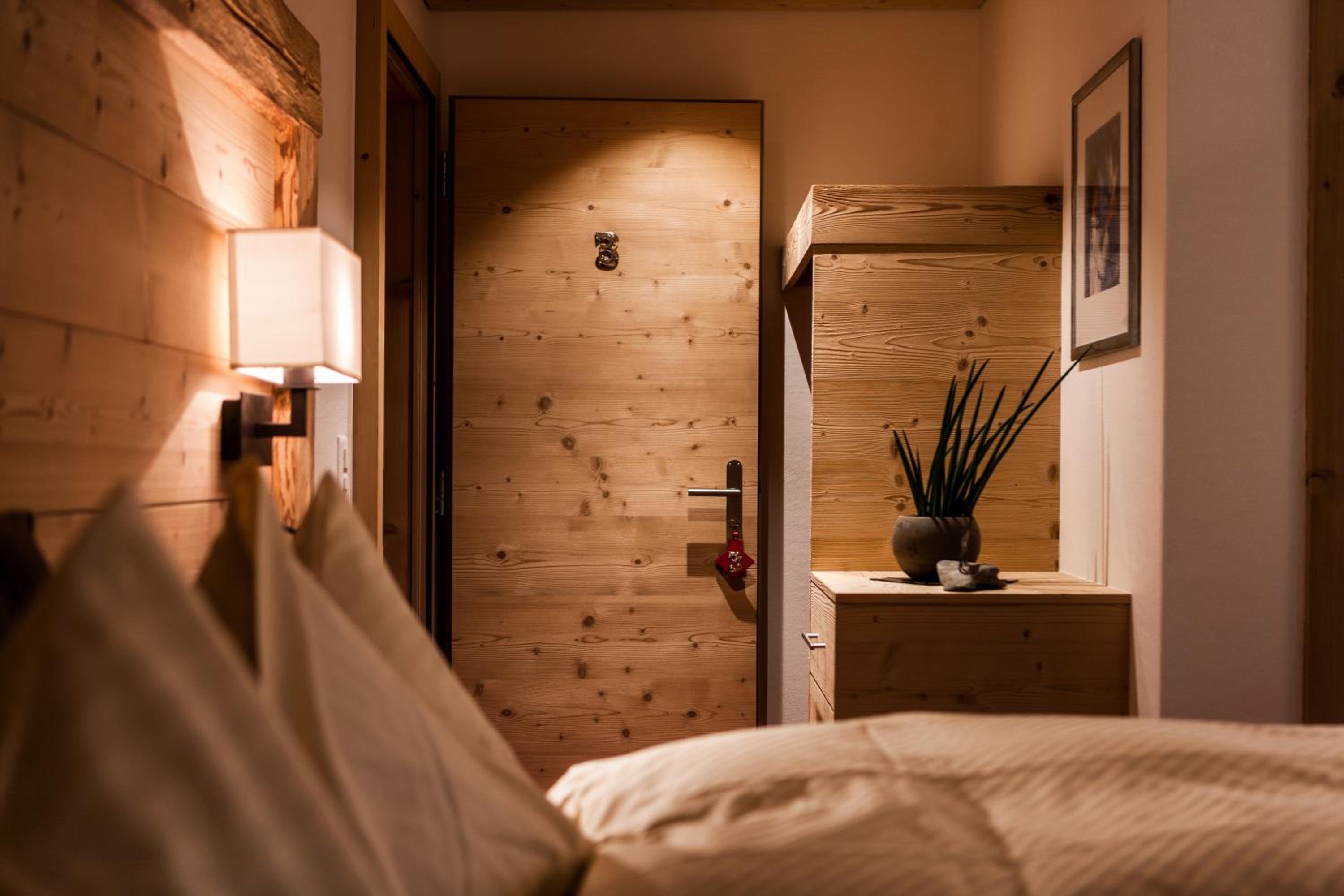 Deluxe Double Room - Photo 9