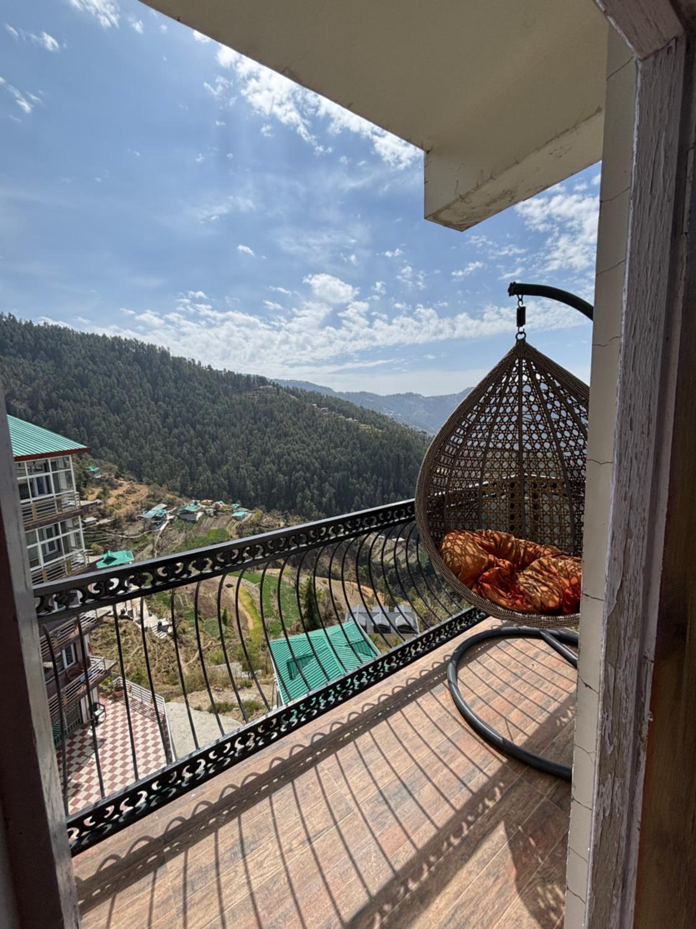Deluxe Double Room with Balcony photo 2