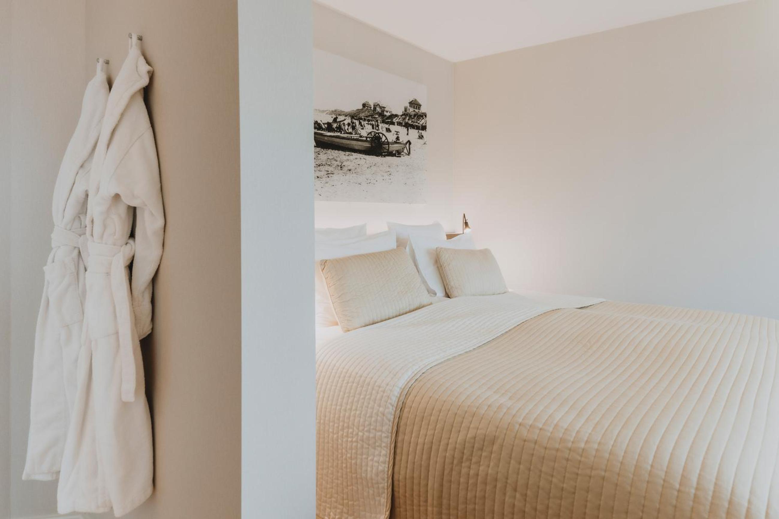 Standard Double or Twin Room photo 2