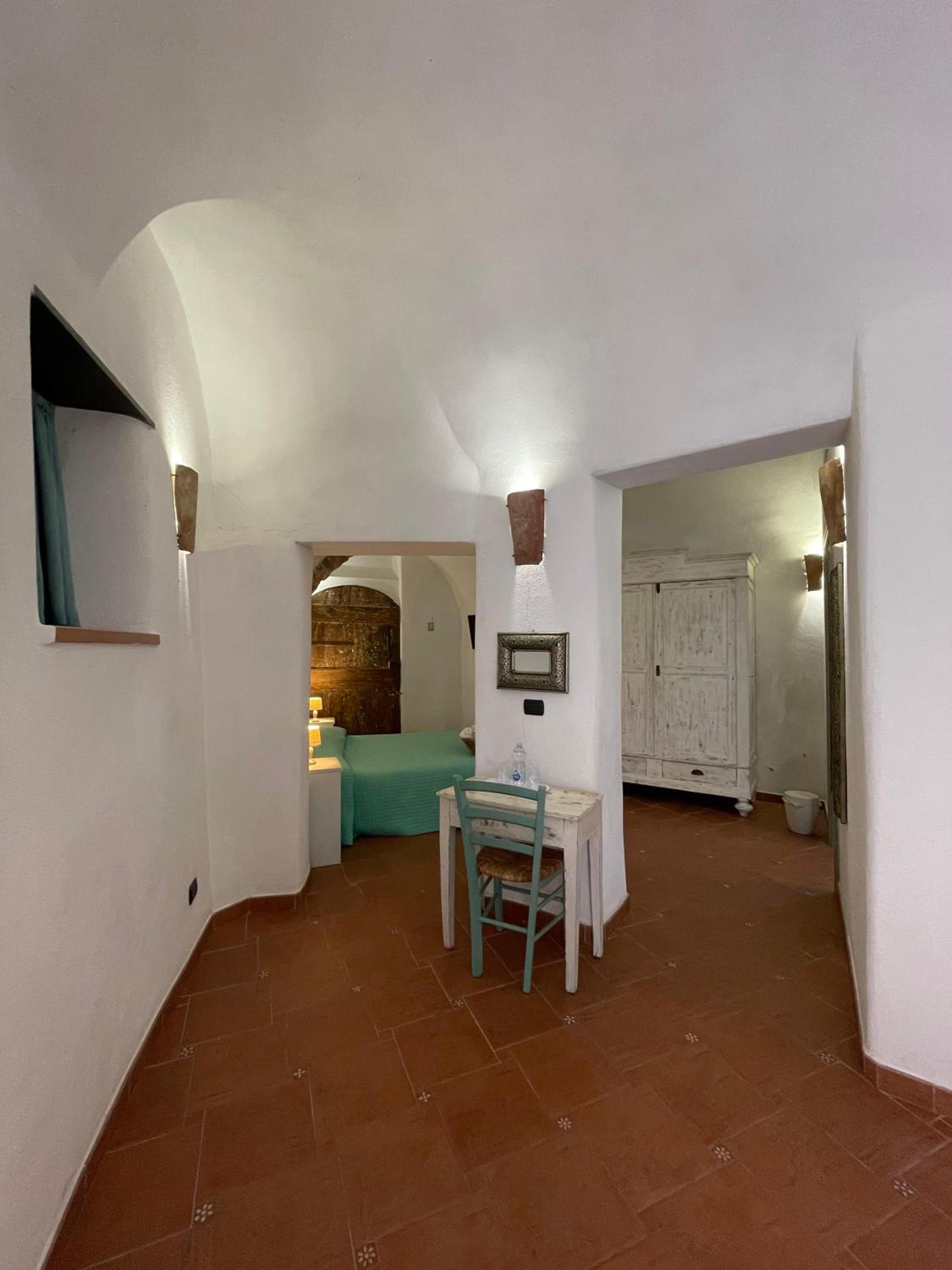 Quadruple Room with Private Bathroom photo 3