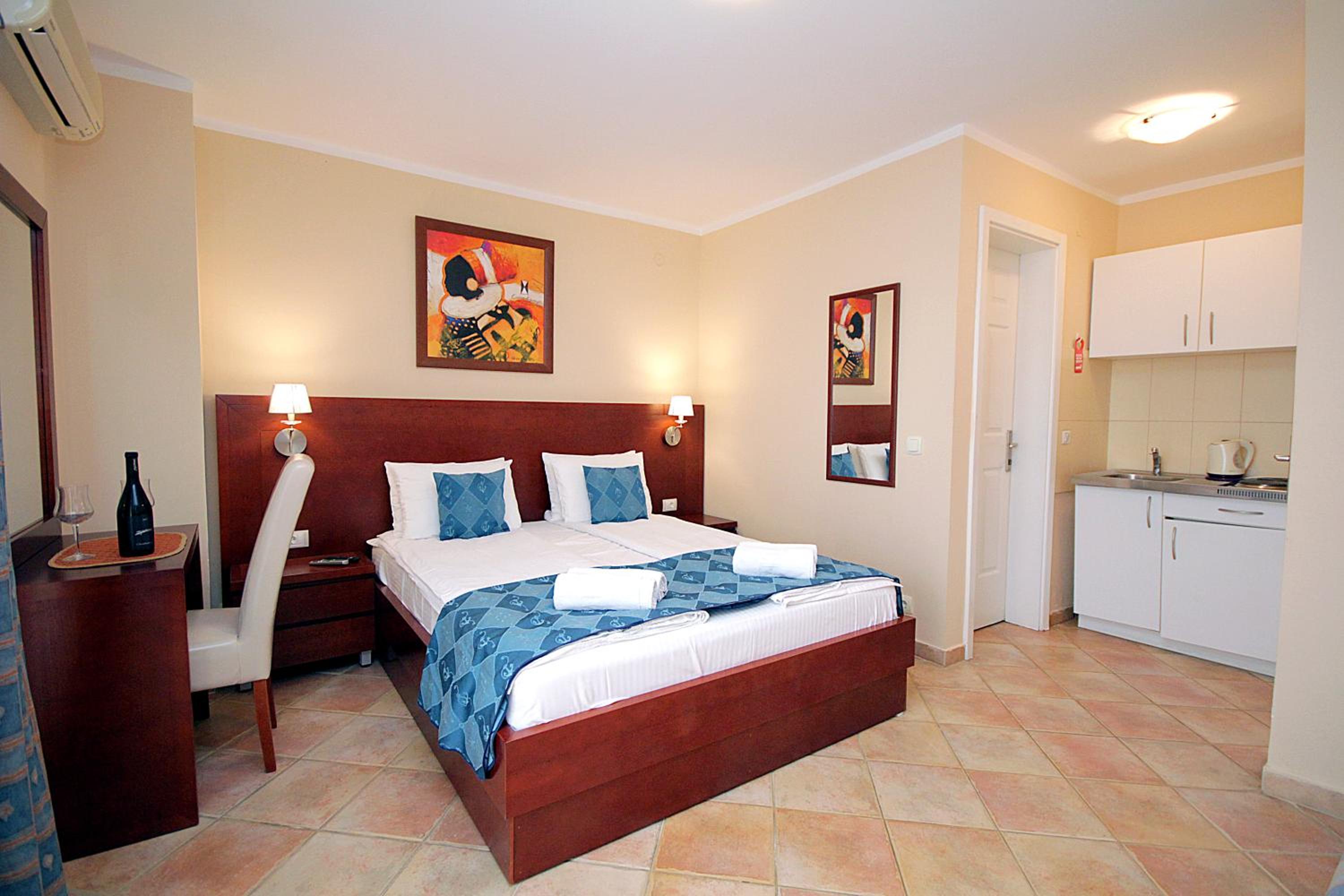 Studio with Sea View (2 Adults)
