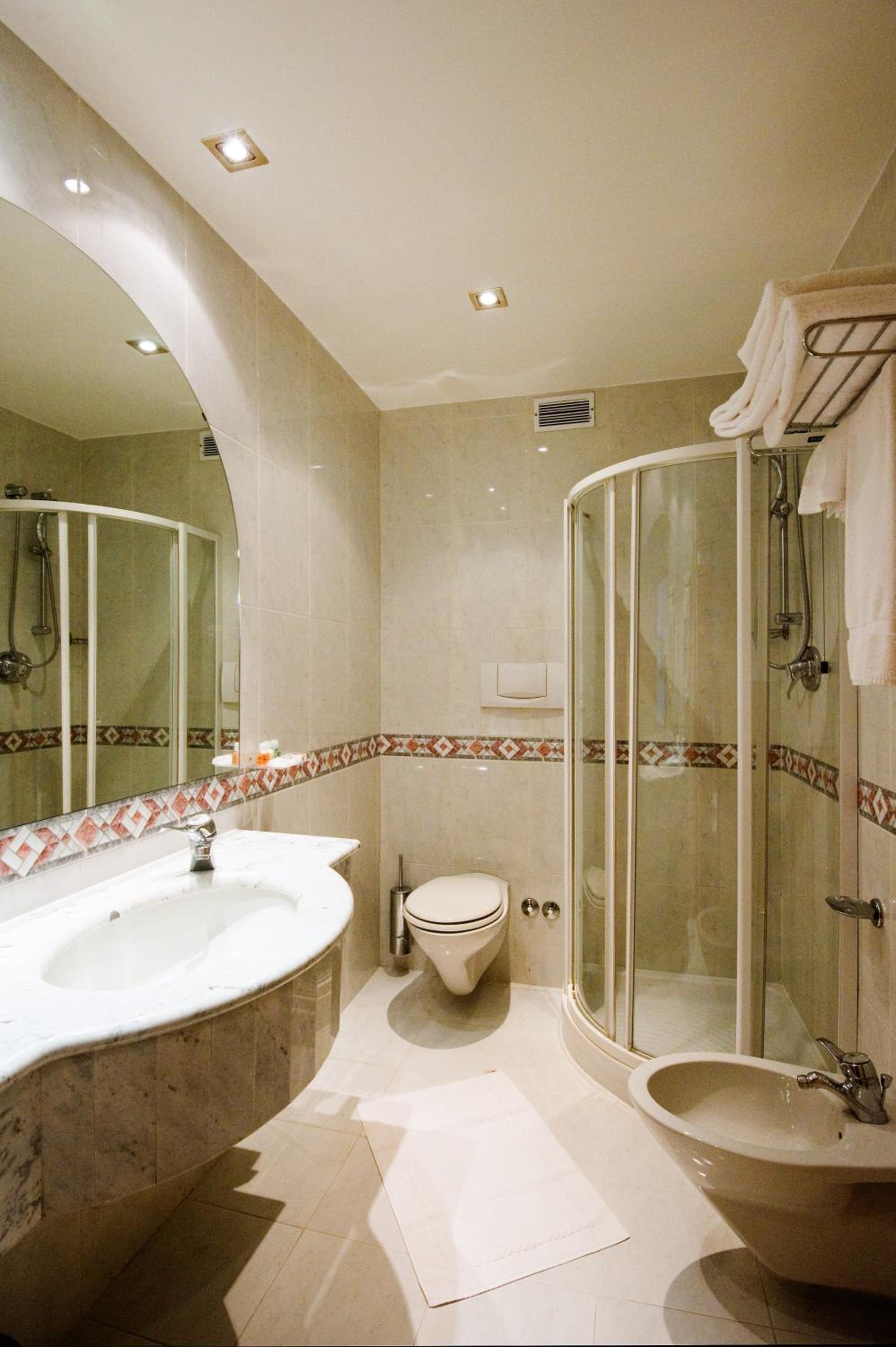 Standard Twin Room - Photo 3