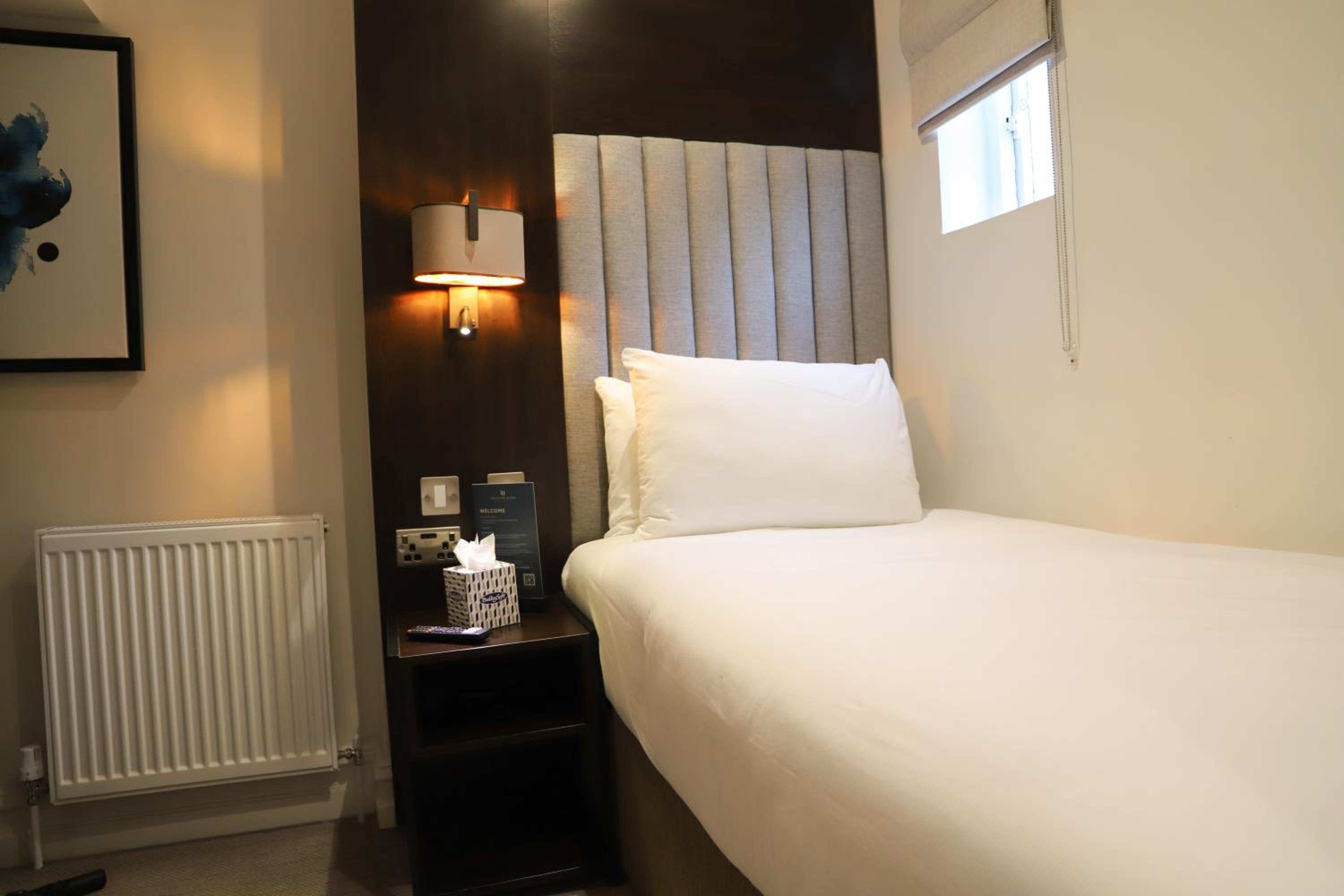 Small Single Room photo 3