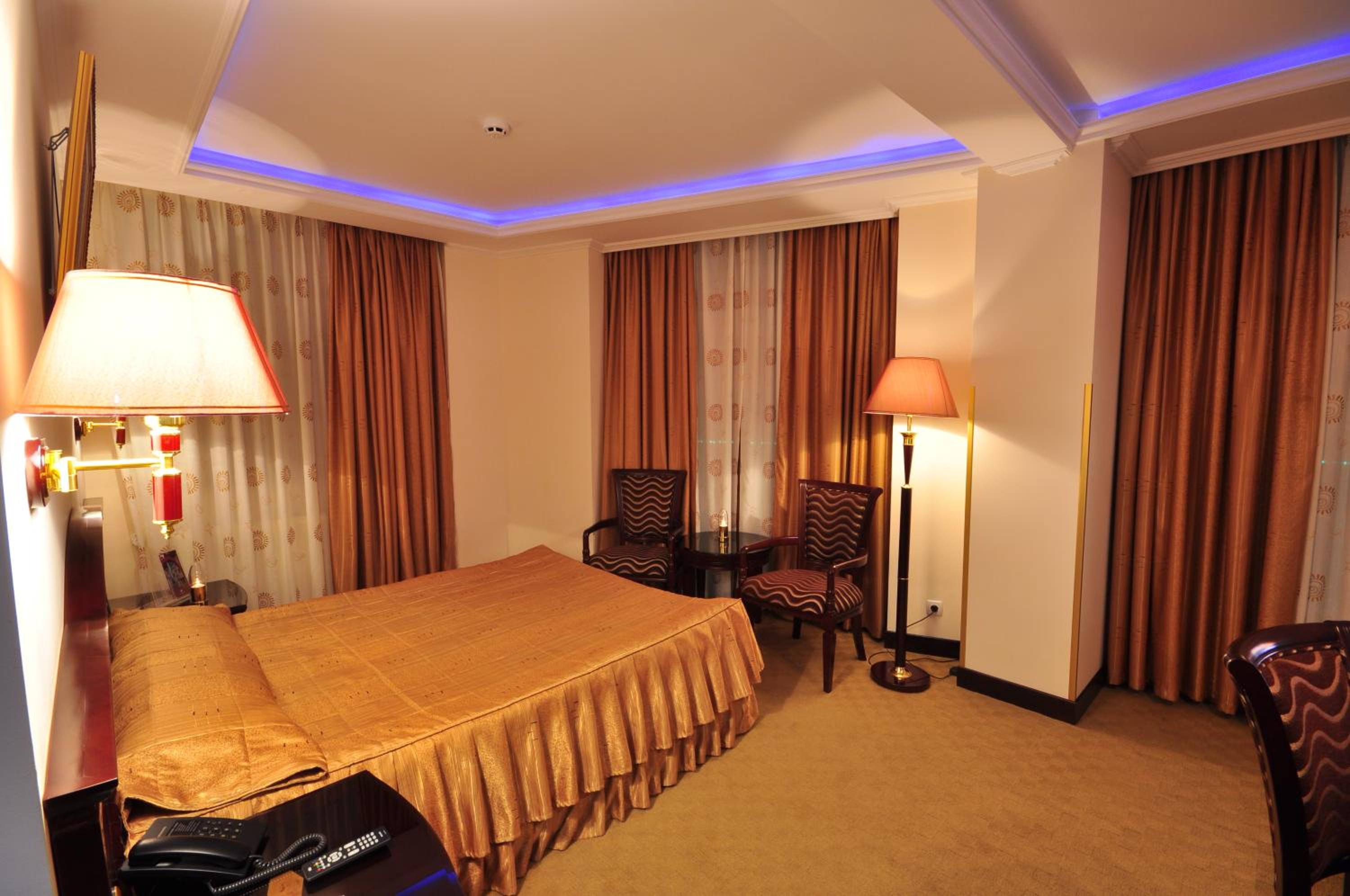 Double Room - Photo 5