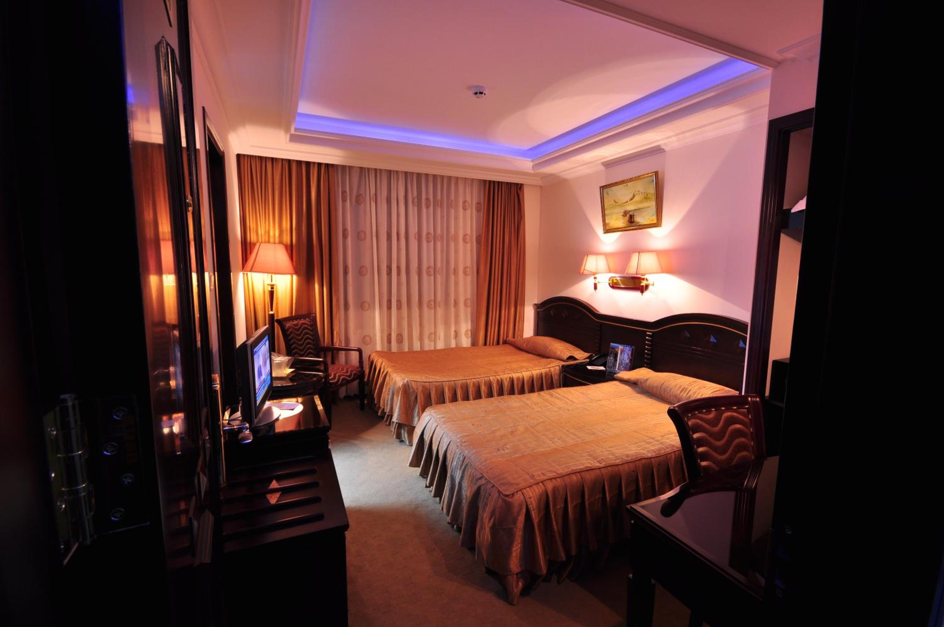 Twin Room - Photo 1