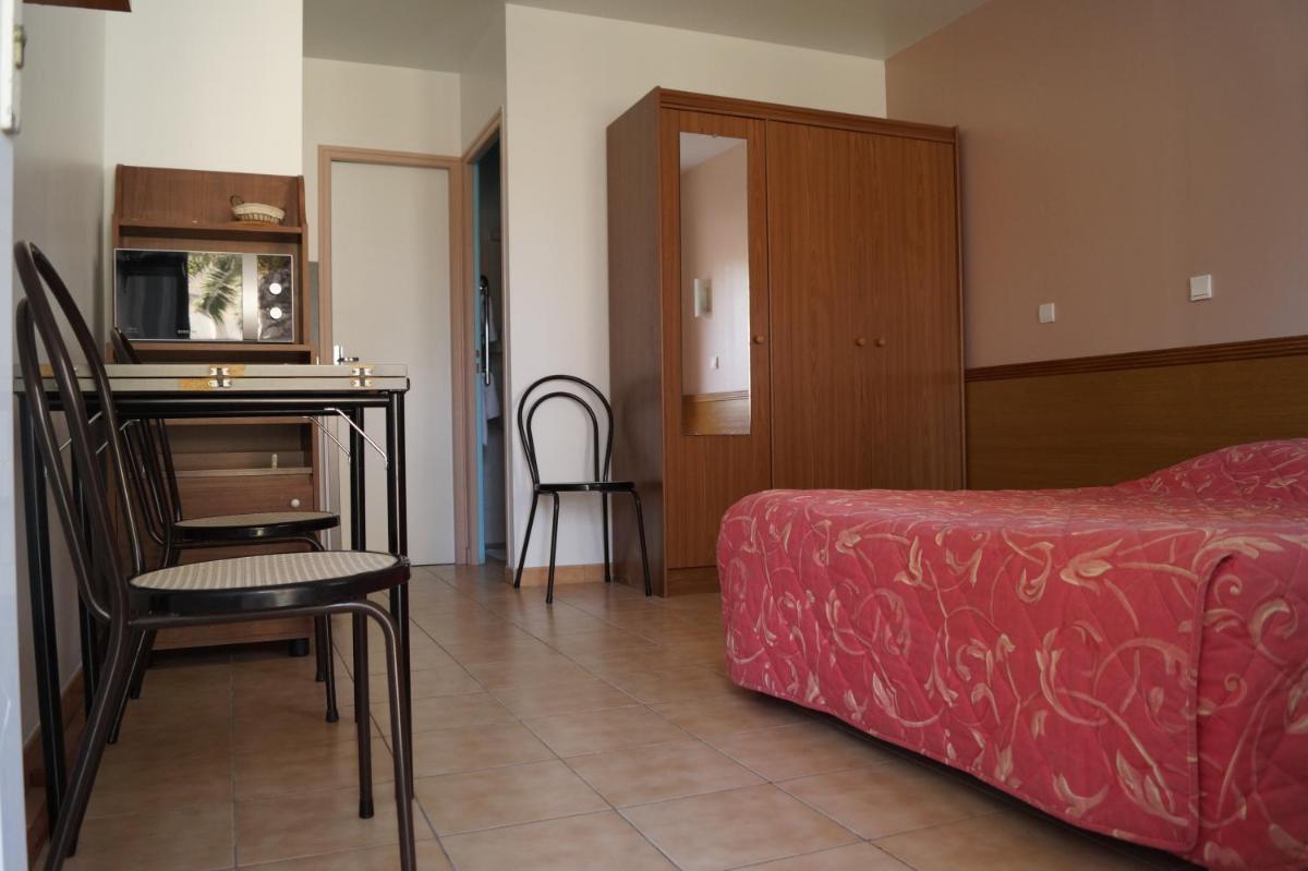 Studio Apartment photo 2