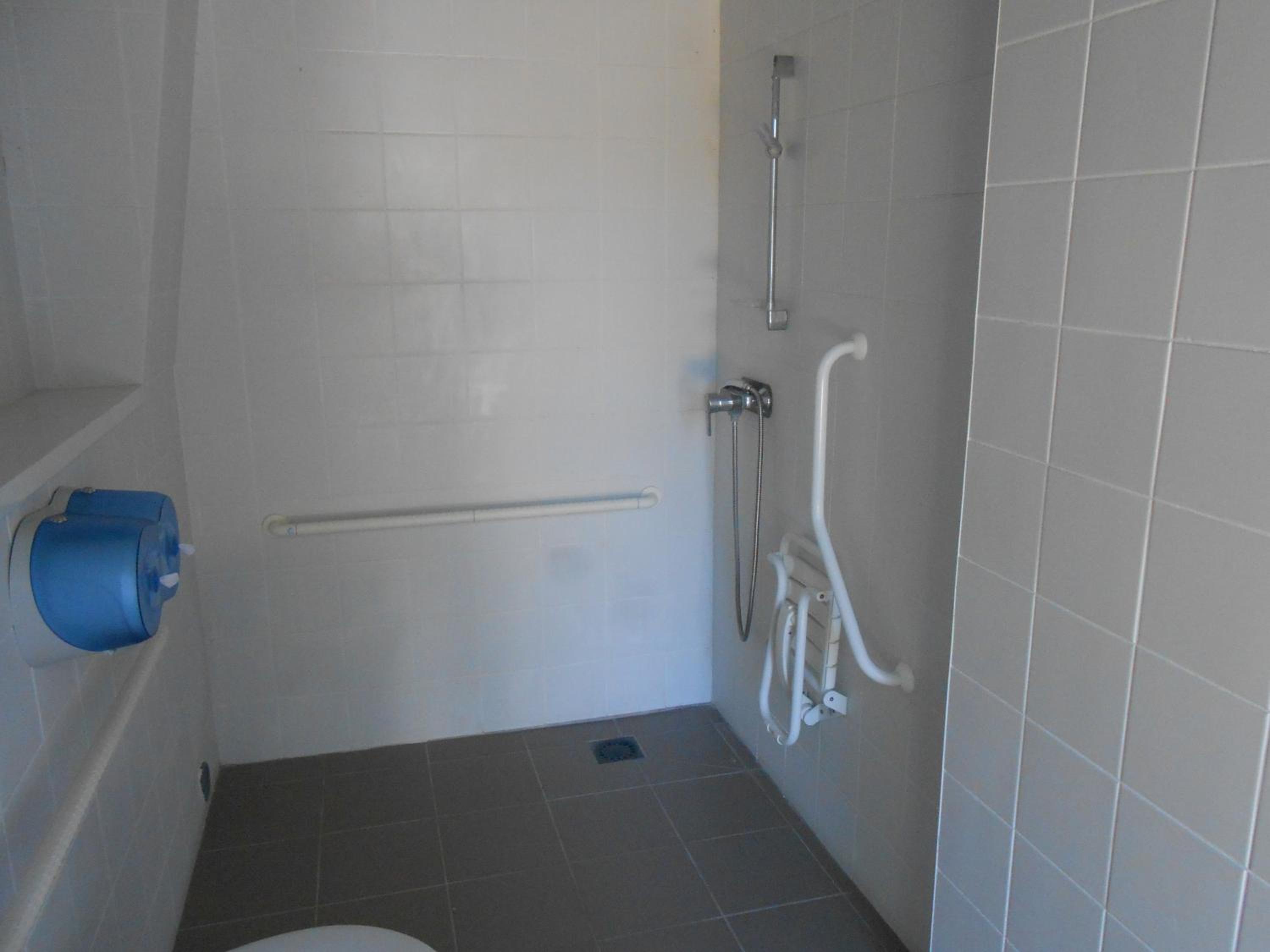 Family Room - Photo 8