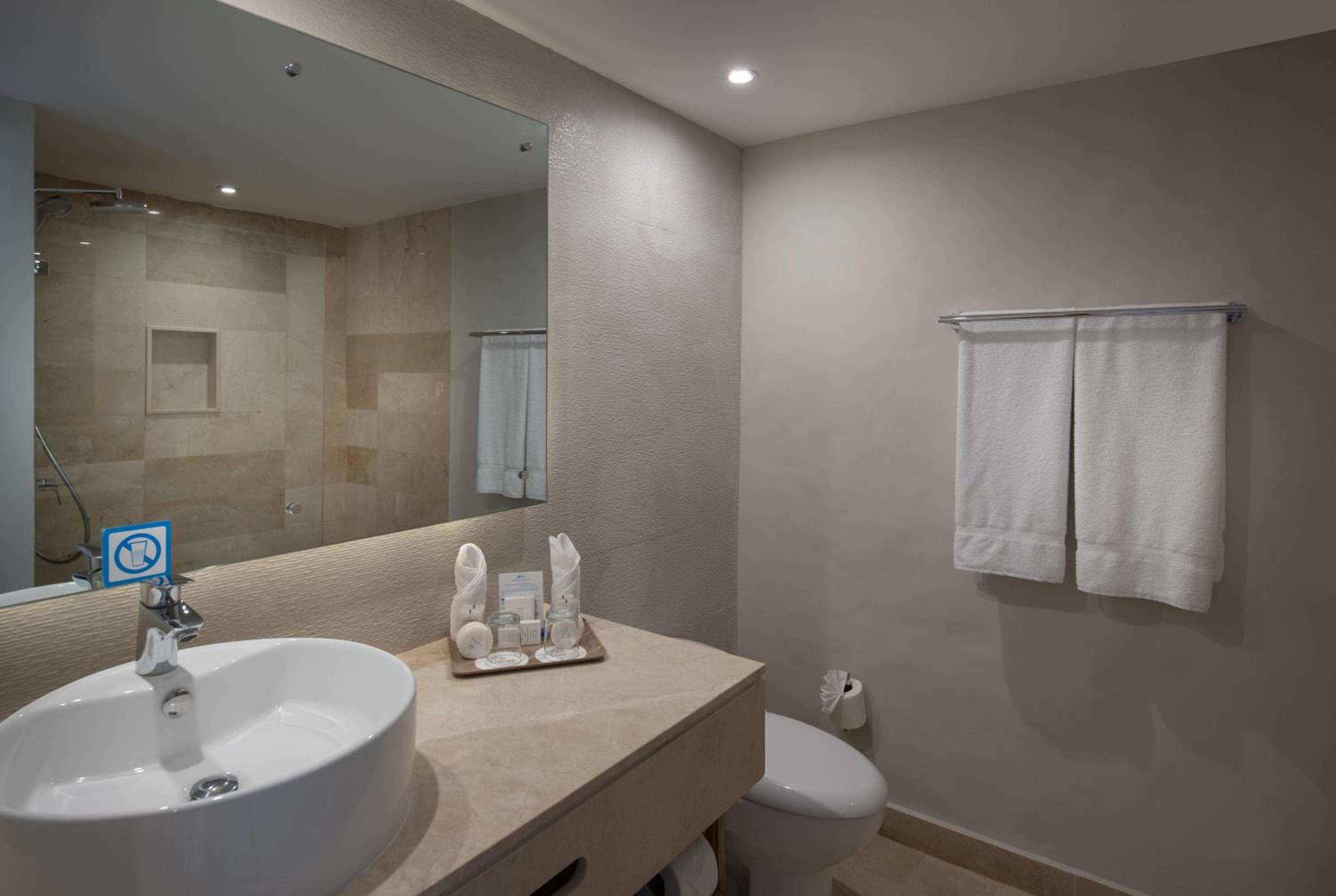 Premium Double Room with Garden View and Balcony - Non-Smoking