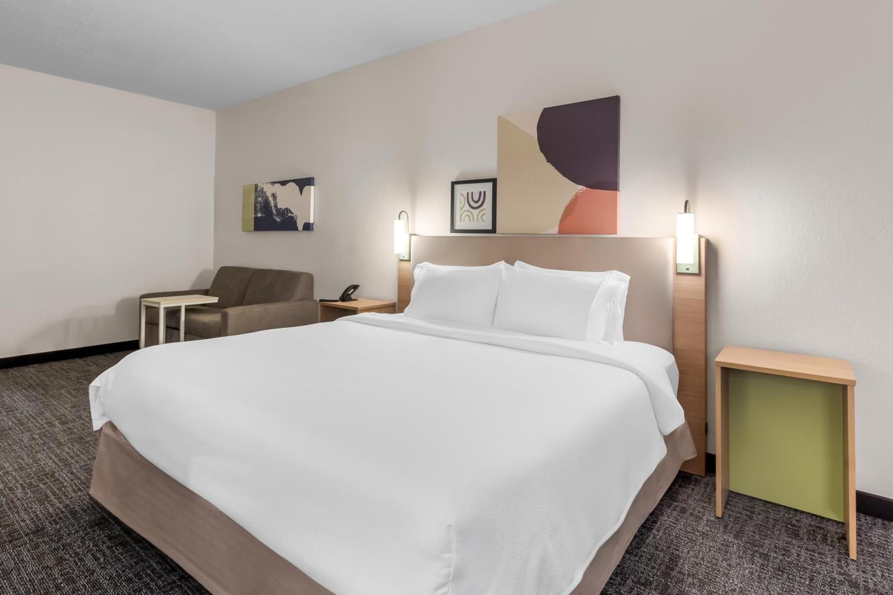 King Room with Sofa Bed and Bathtub - Mobility/Hearing Access - Photo 2
