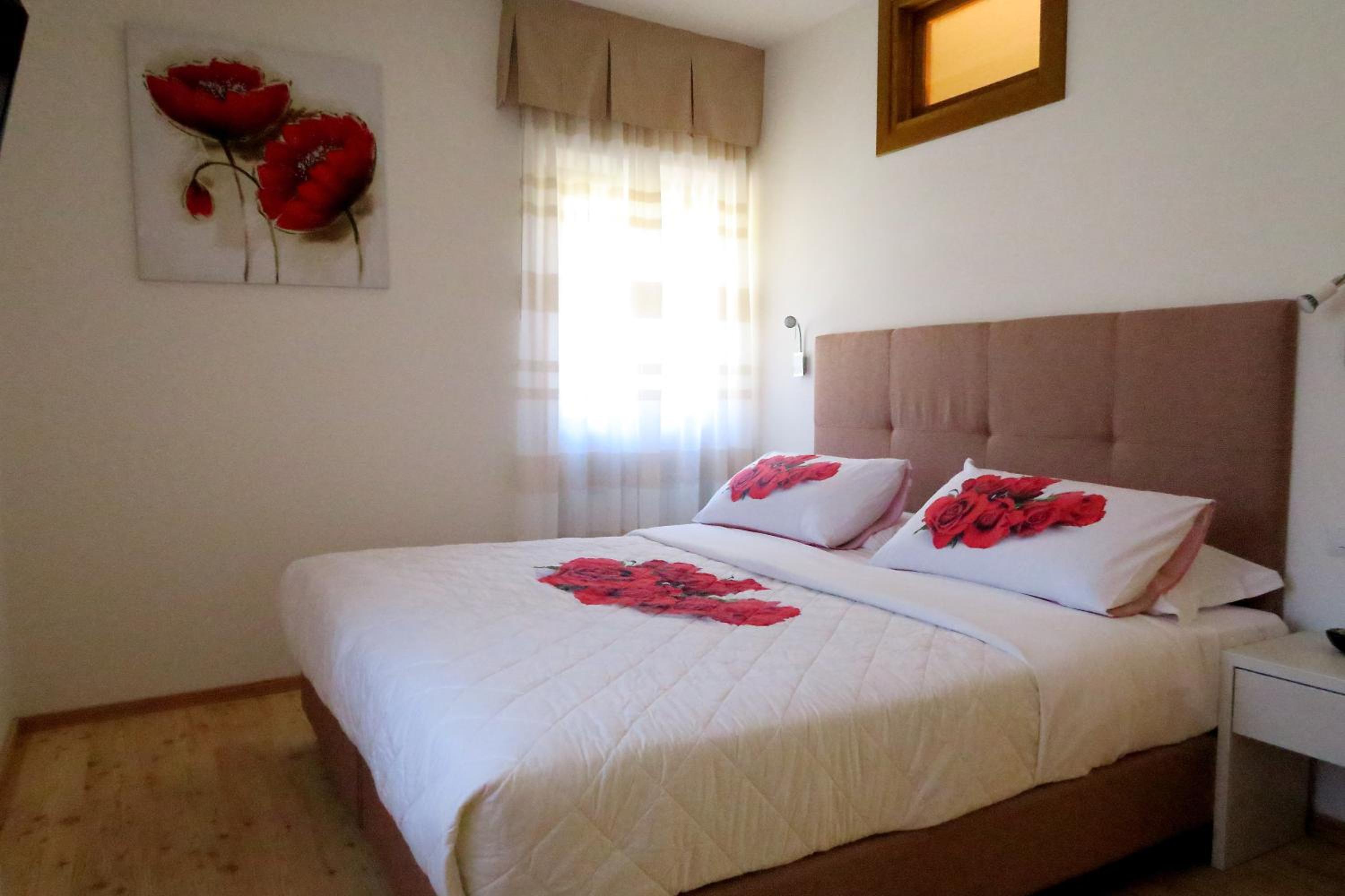 Two-Bedroom Apartment - Split Level