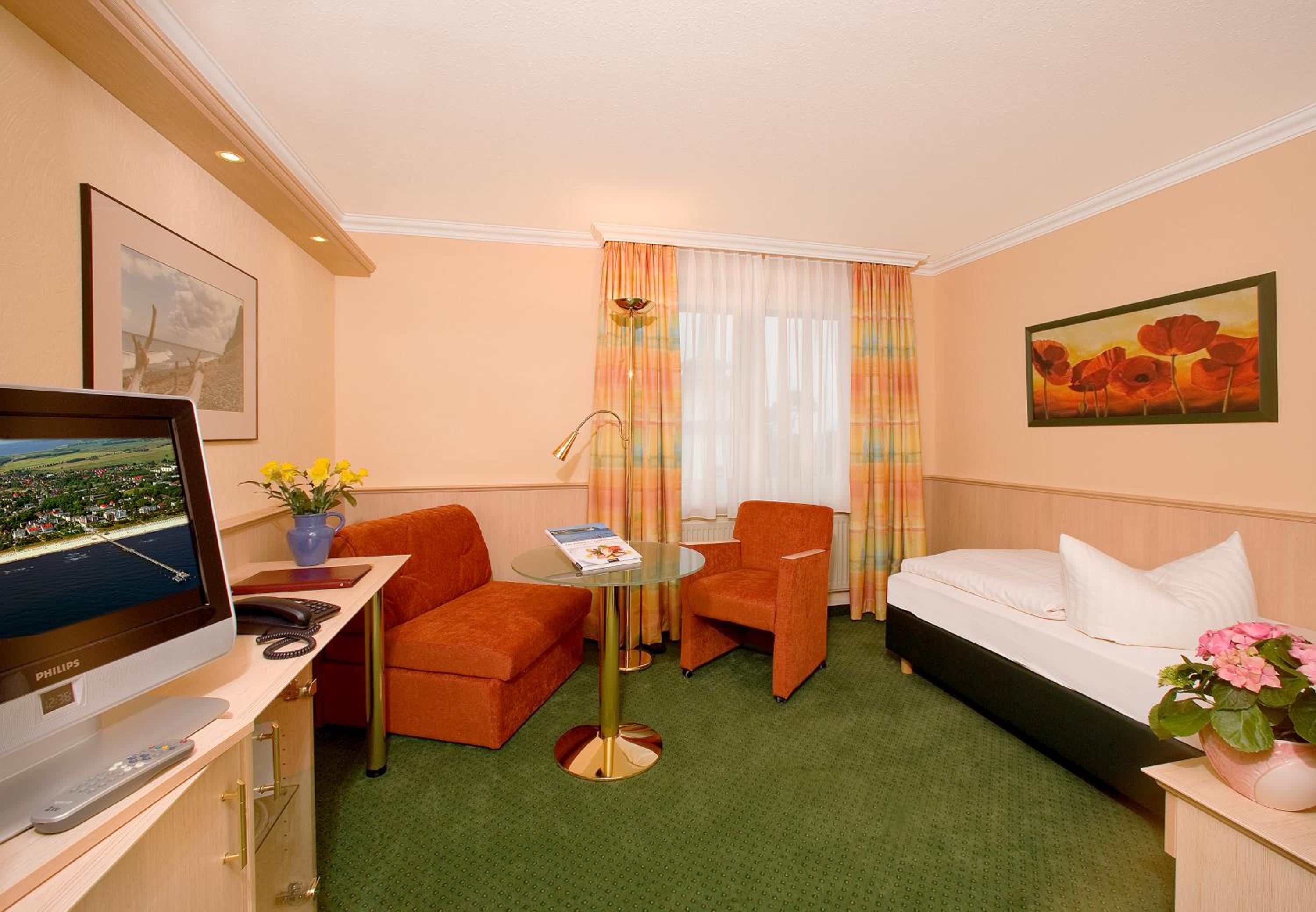 Single Room photo 2