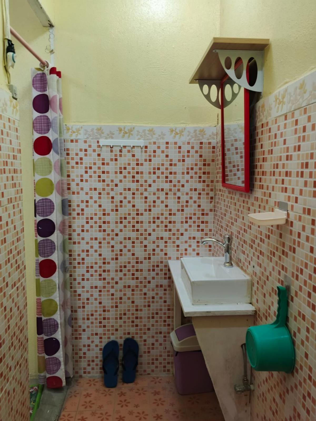 Standard Double Room - Photo 8