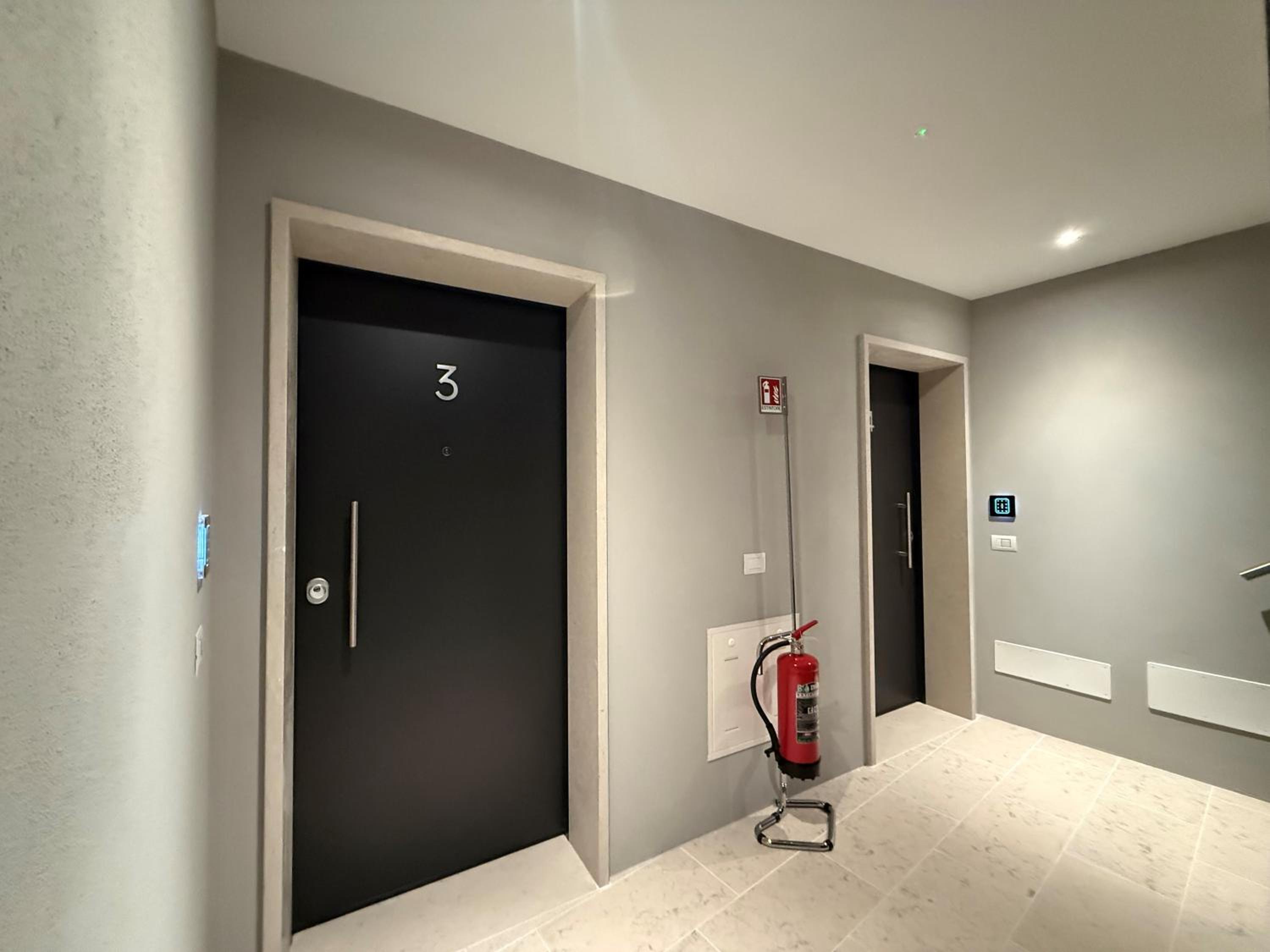 One-Bedroom Loft Apartment - Separate Building  photo 2