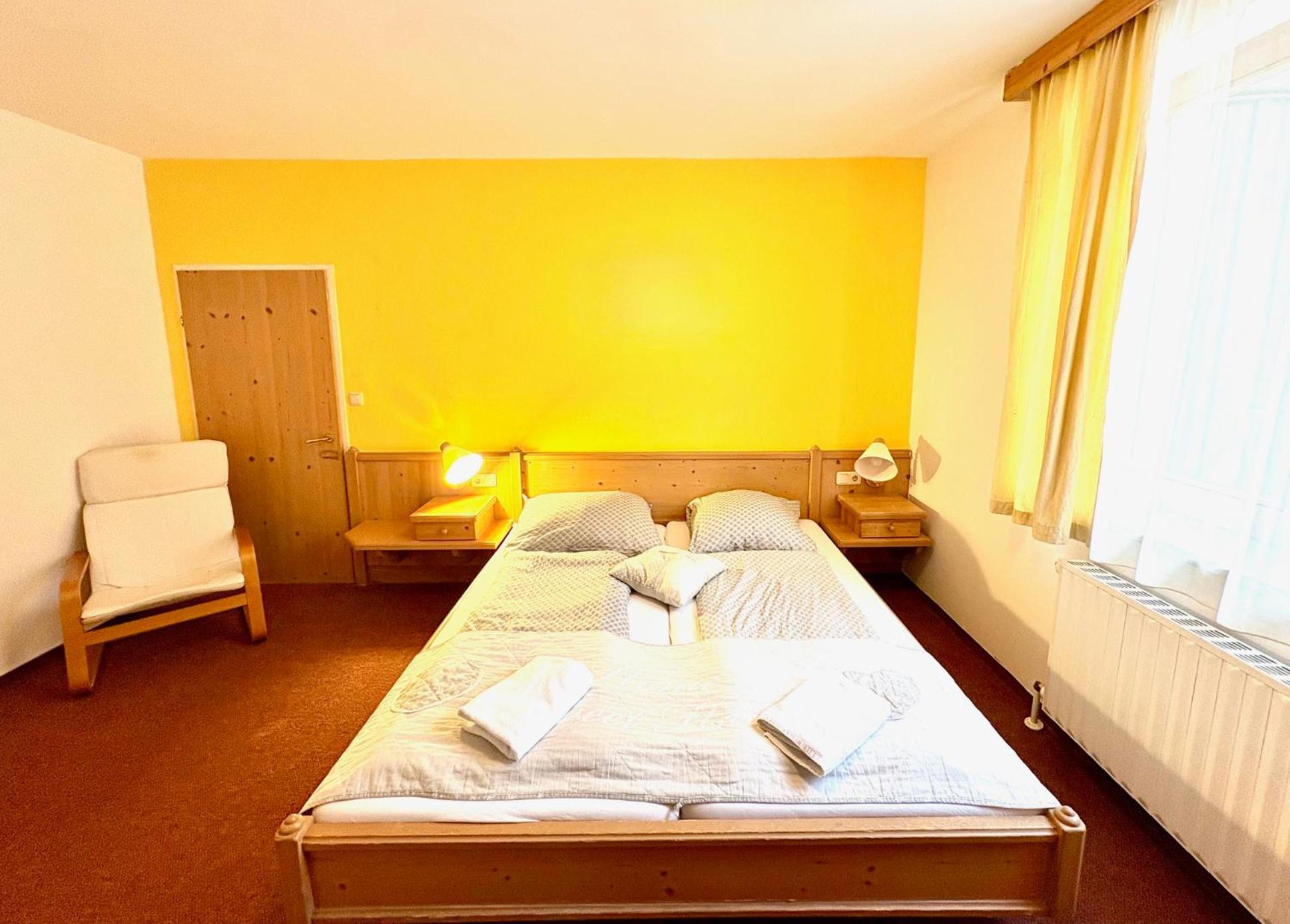 Deluxe Double Room with Extra Bed photo 1