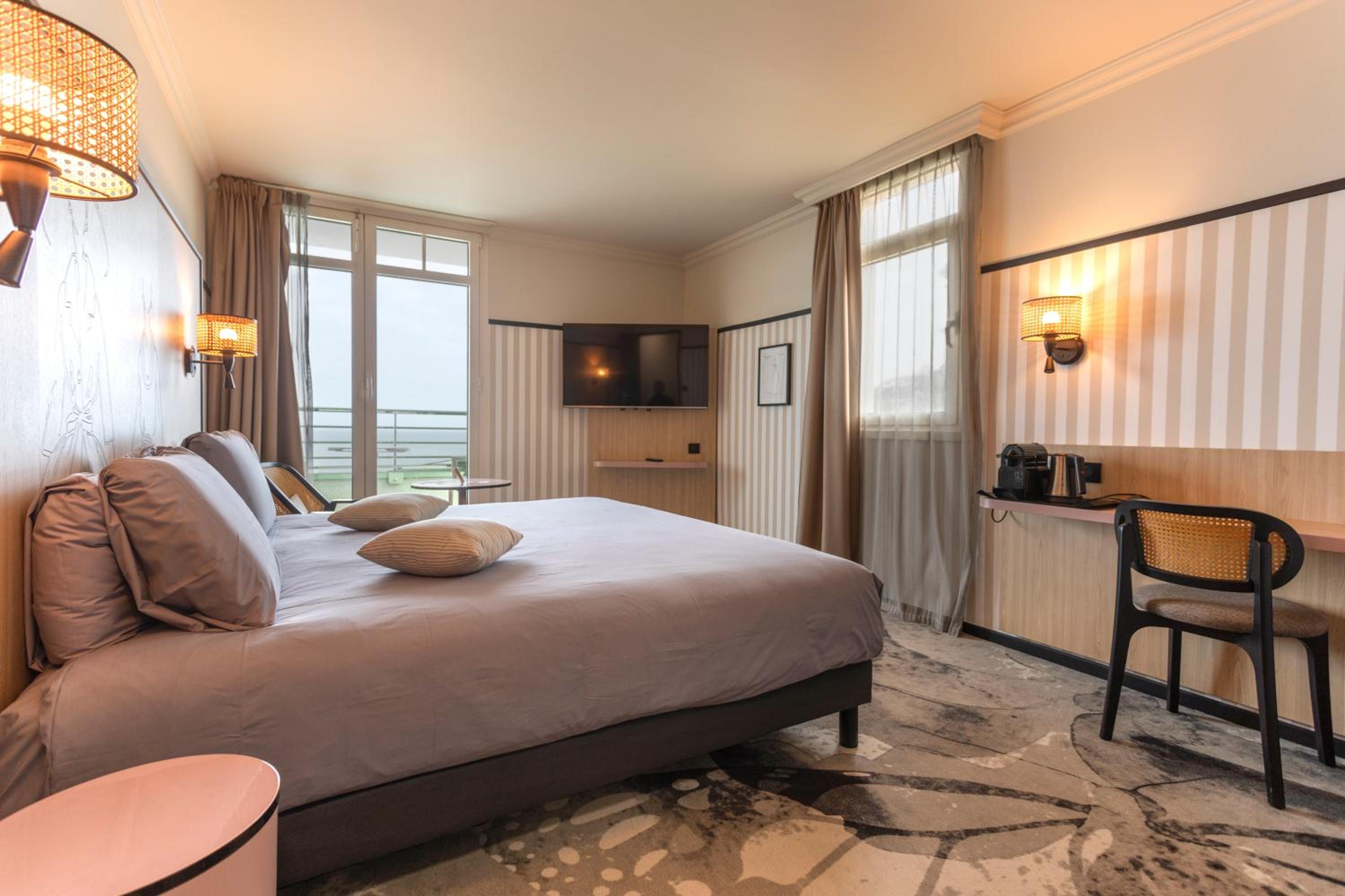 Couture Privilege Room with Sea View - Photo 5