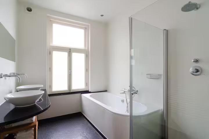 Two-Bedroom Apartment with View photo 2